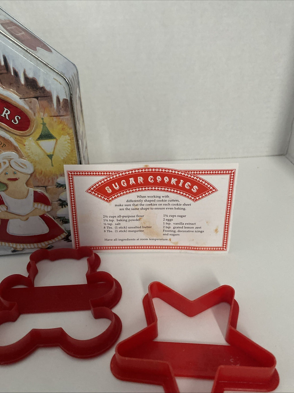 Williams Sonoma Santa's Cookie Workshop Cookie Cutters Decorative Tin 7 Cutters