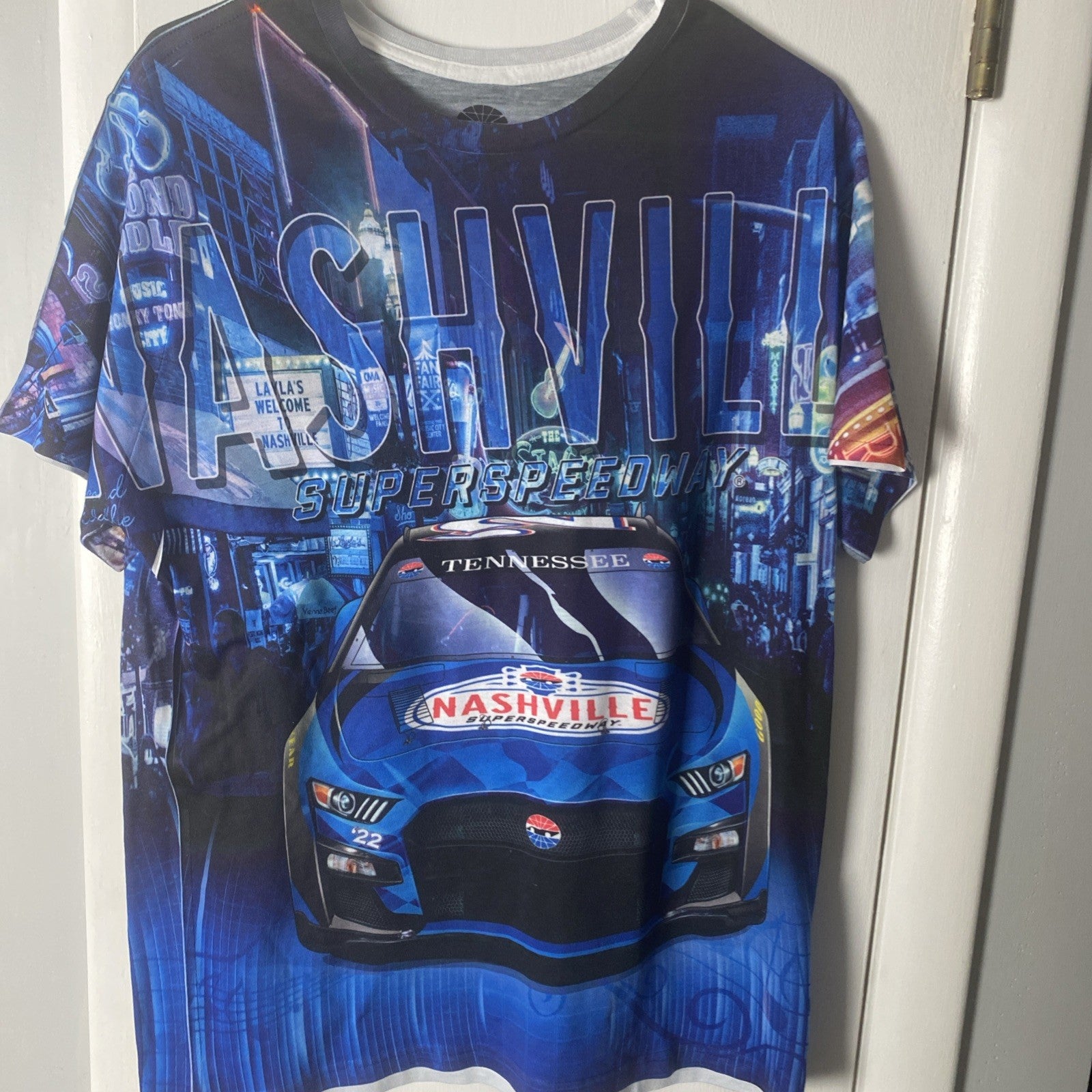 Nashville Speedway image T-shirt size medium men’s