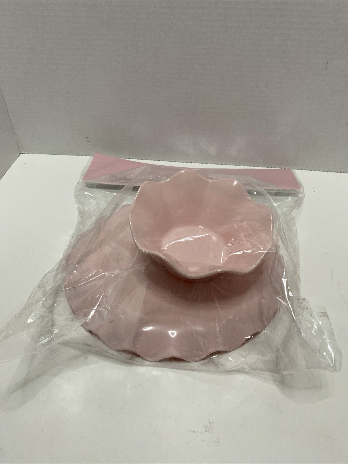 Pusheen Cake Stand  Winter 2024 Christmas Snowglobe