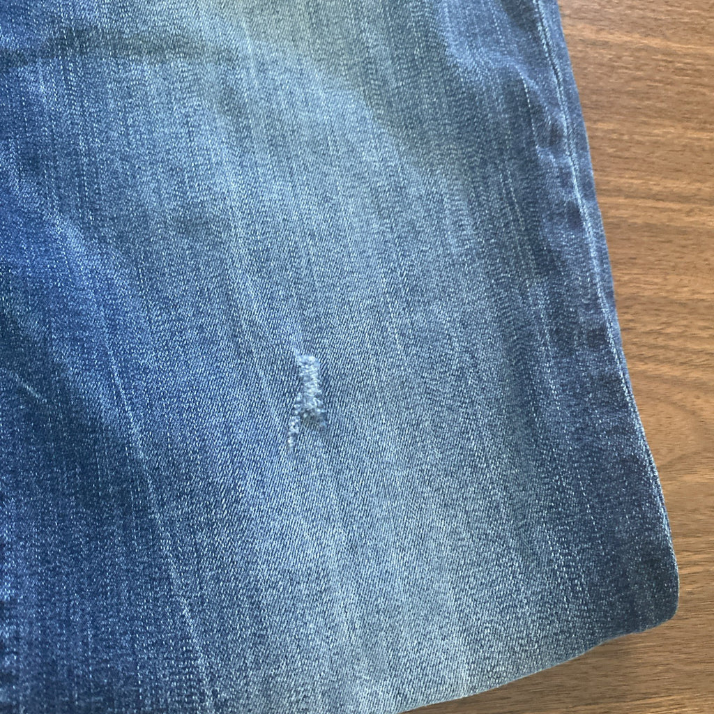 Maurices Jeans Womens 9/10 Blue Medium Wash Slim Straight Leg Distressed