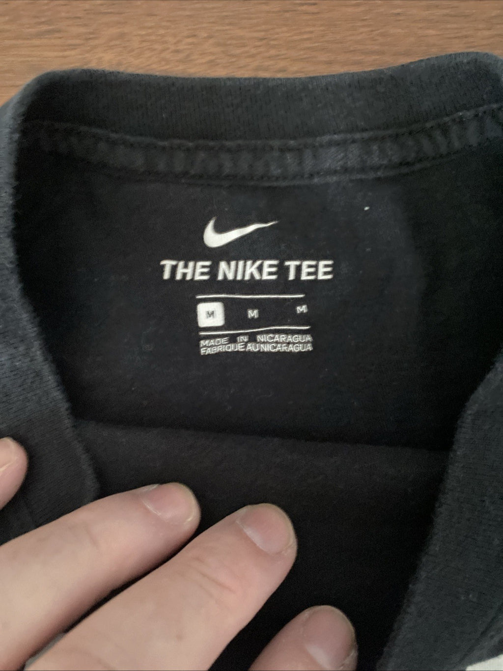 Nike Mens T-Shirt Size M Black Short Sleeve Swoosh Sportswear Free Shipping