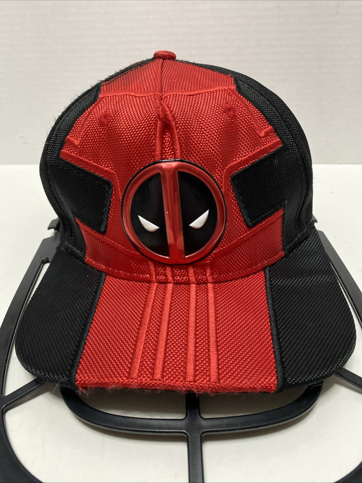 DEADPOOL Embroidered Snapback Hat Marvel OSFM Cap Red Black