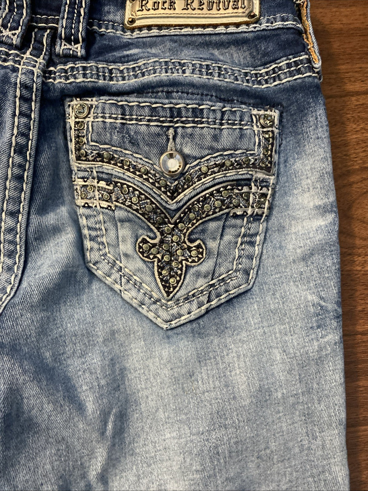 rock revival jeans womens 28x32 bootcut Mid-rise Yanka