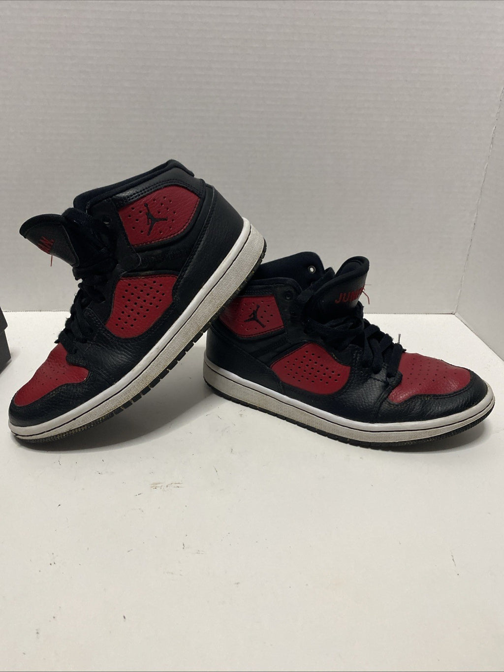 Jordan Men's Access  Red Black Lace Up Basketball Shoes - Size 5Y