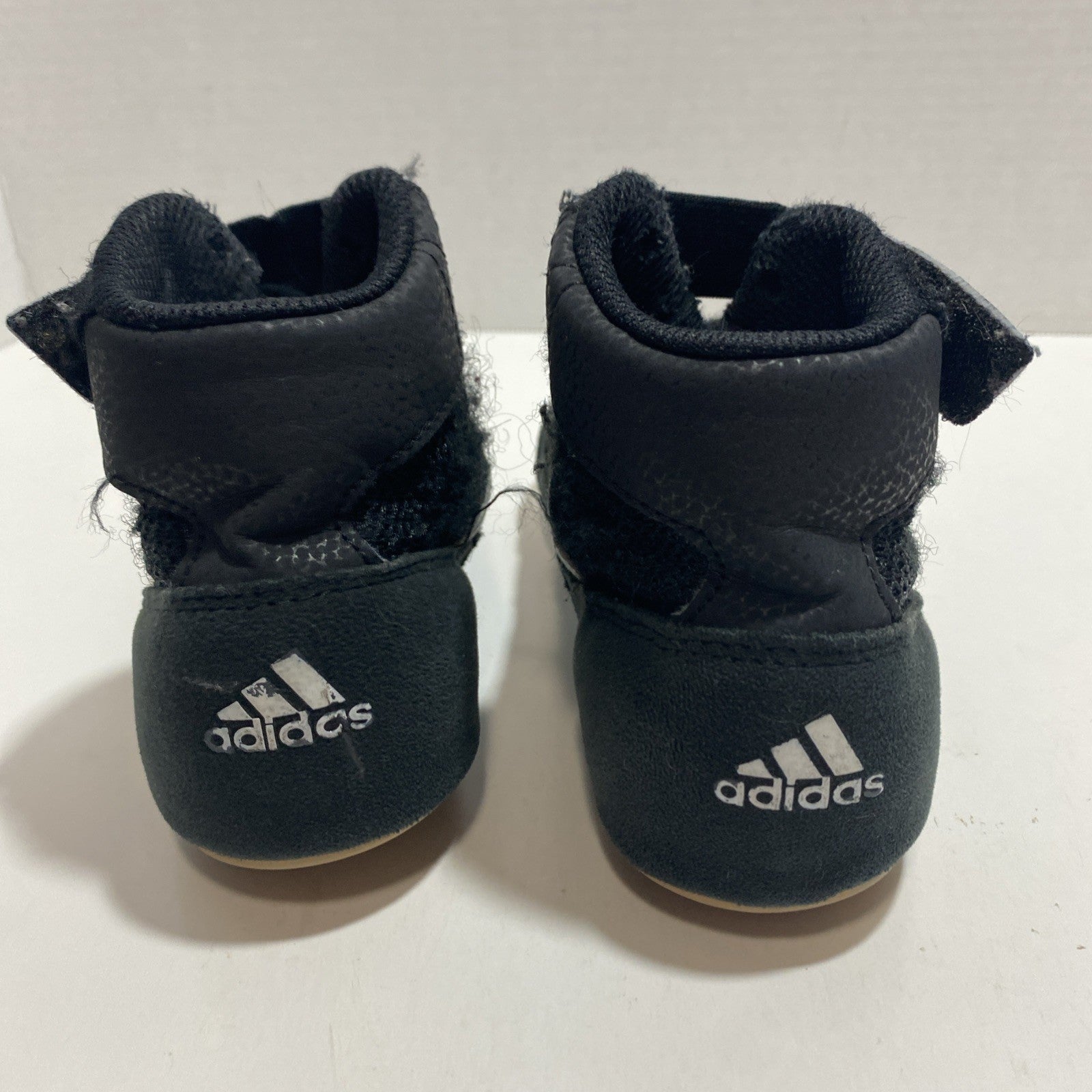 ADIDAS HVC 2 YOUTH BOYS SIZE-1.5 USED Black