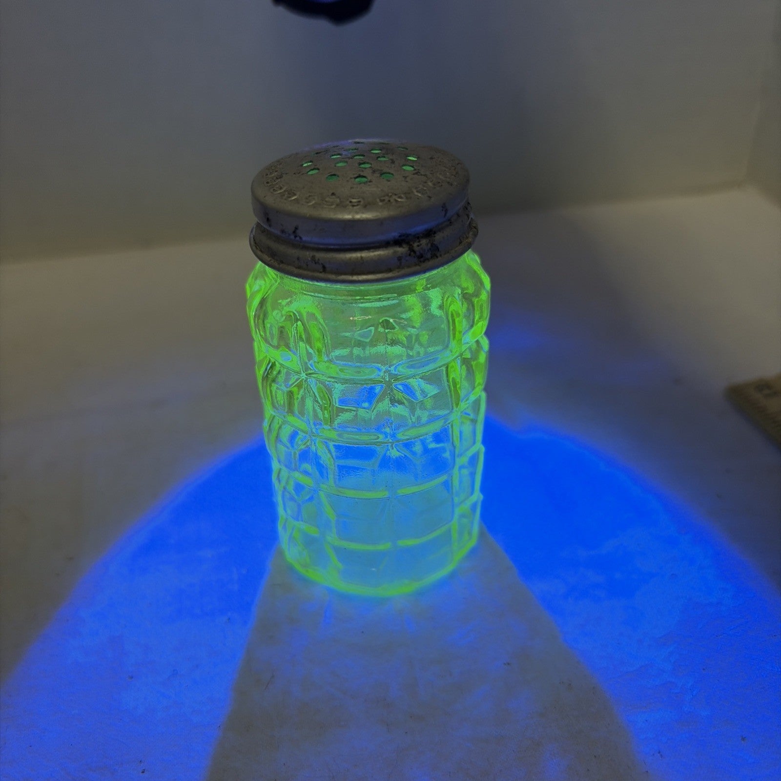 Vintage Uranium Waffle Block Or Cross-Cross Hazel Atlas Salt Shaker 1930s Glows