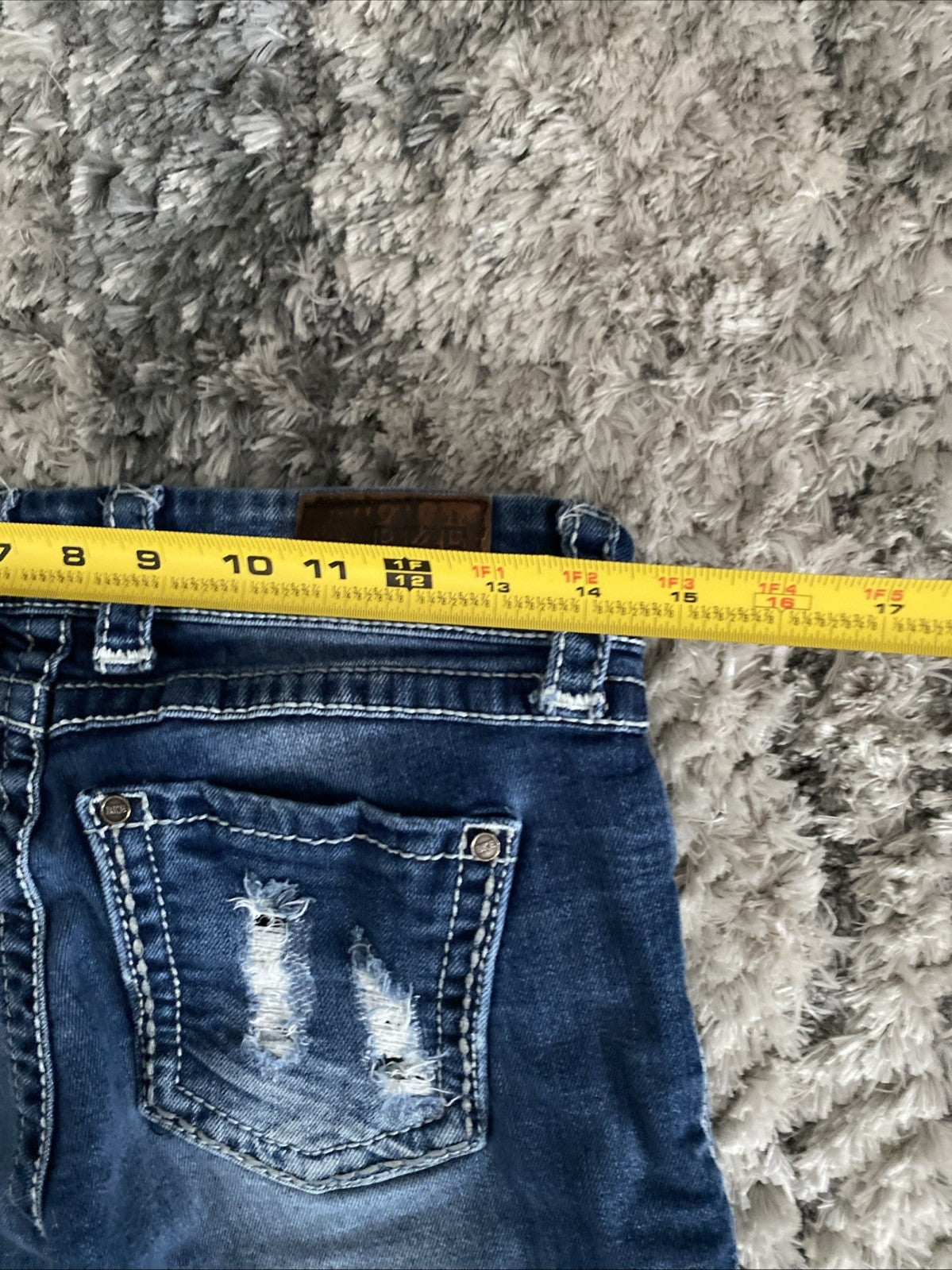 BKE Buckle  Stella Skinny Women’s Jeans Size 27L x 22 Cut Off
