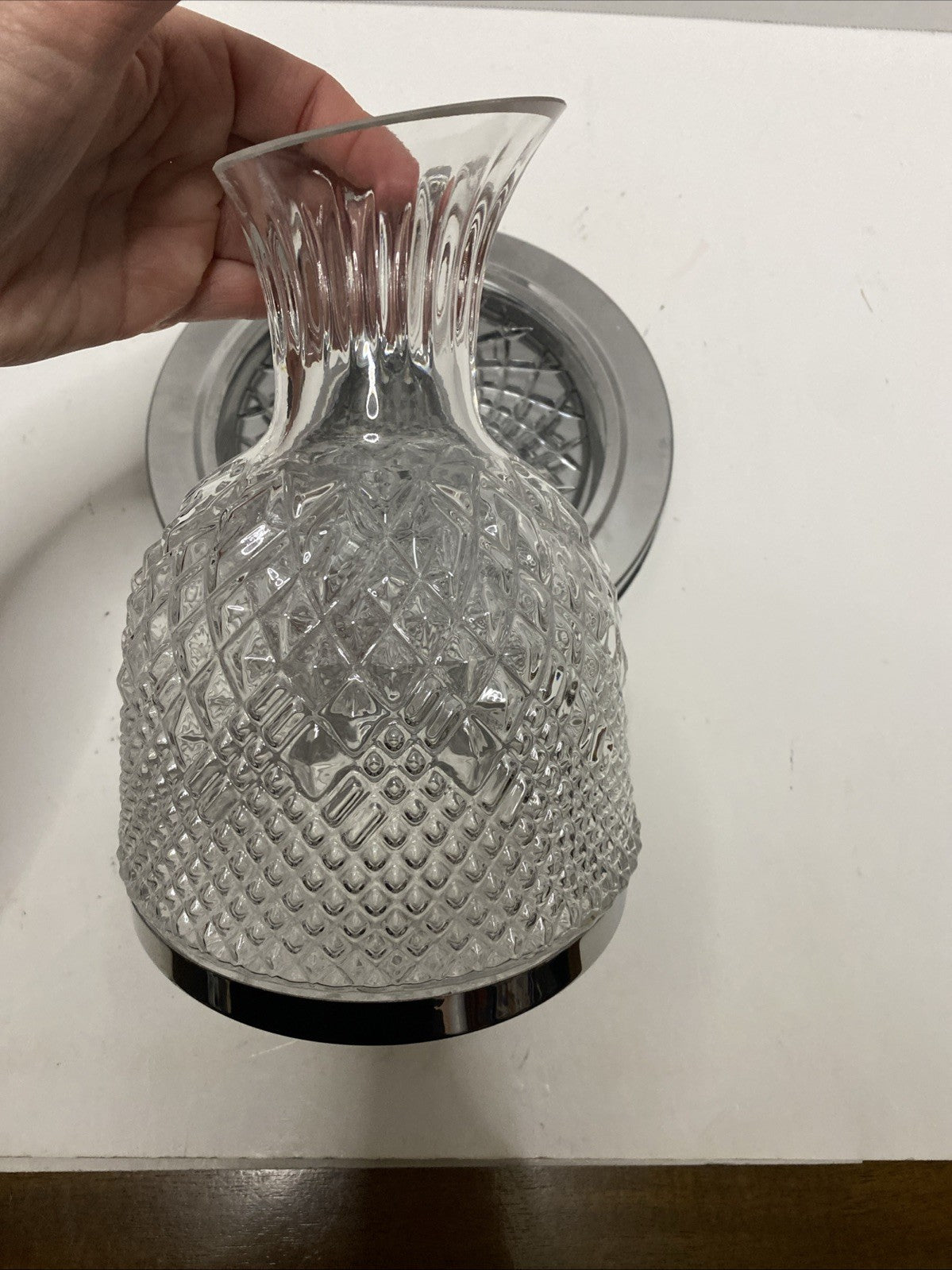 Spinning wine Bourbon Decanter Made Of Glass & Base