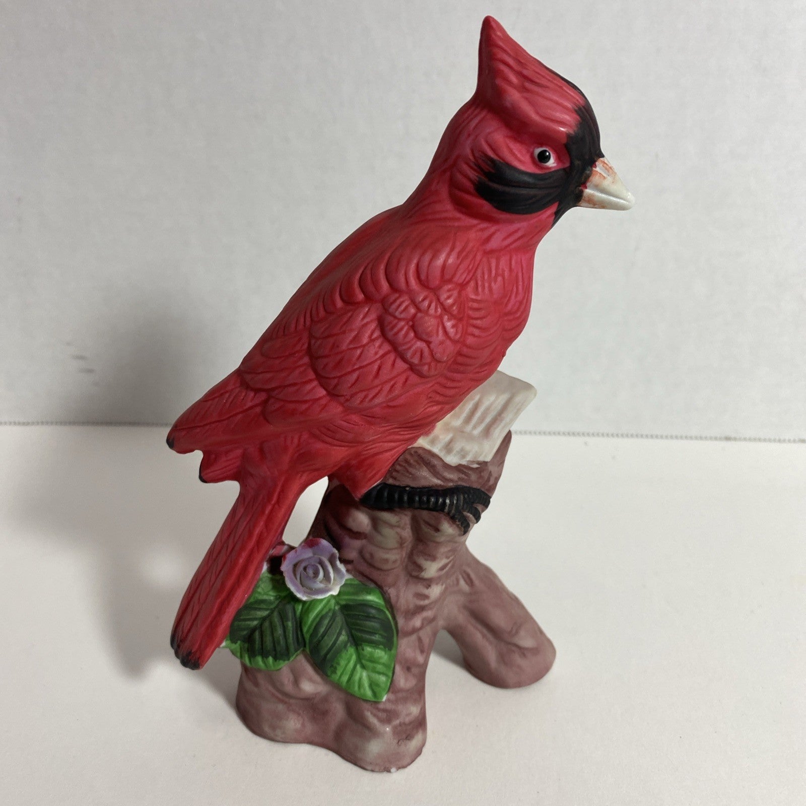 6.75" Tall Cardinal Figurine: Handpainted: Made in Taiwan: NO CHIPS