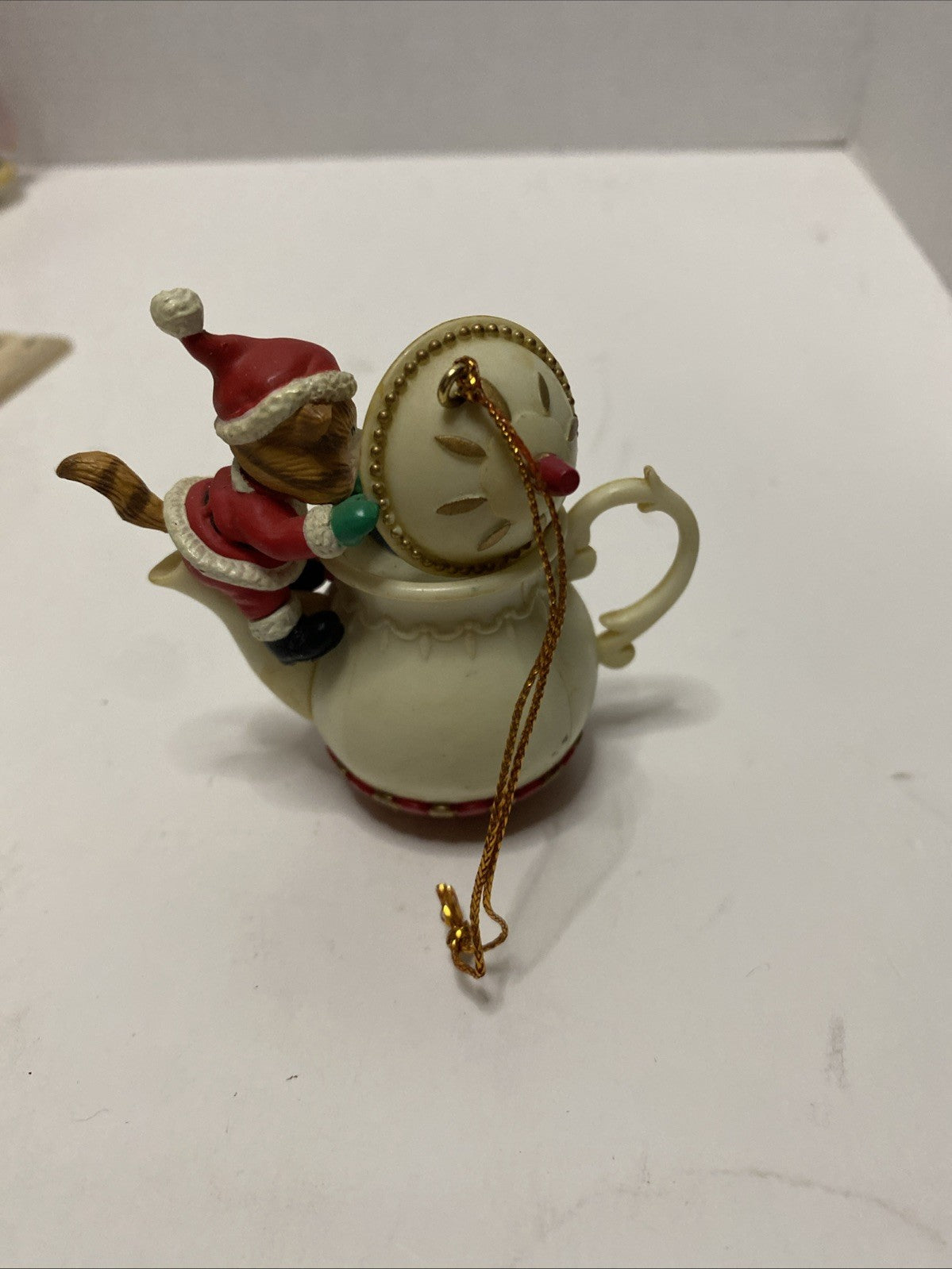 Vintage Lustre Fame Santa Cat & Mouse In a Teapot Christmas Ornament 1995 2.5”