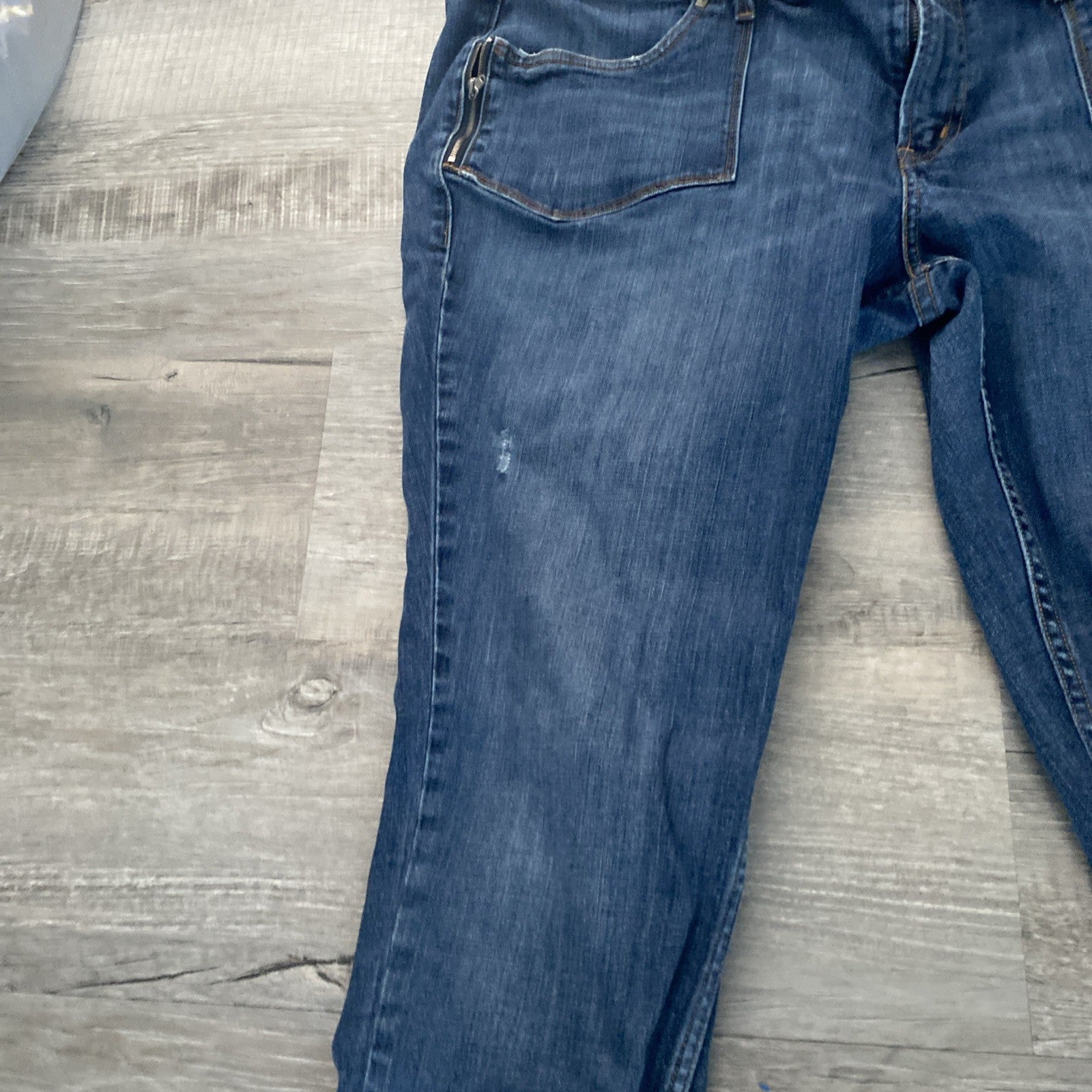 Levi women’s 542 skinny jeans size 22 zip side pocket
