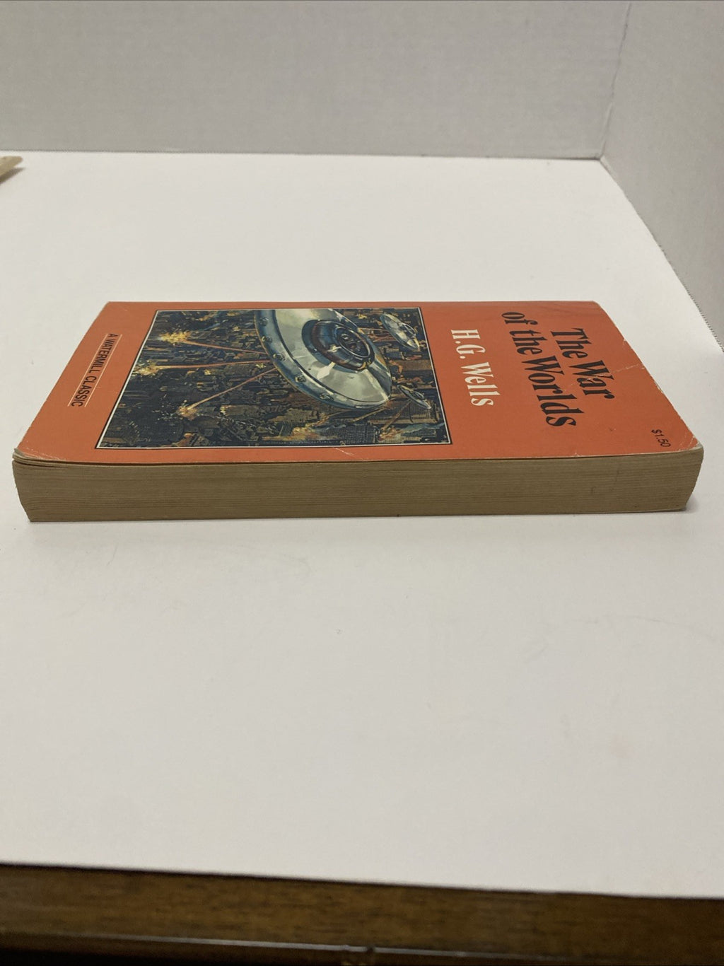 THE WAR OF THE WORLDS (WATERMILL CLASSICS) By H. G. Wells
