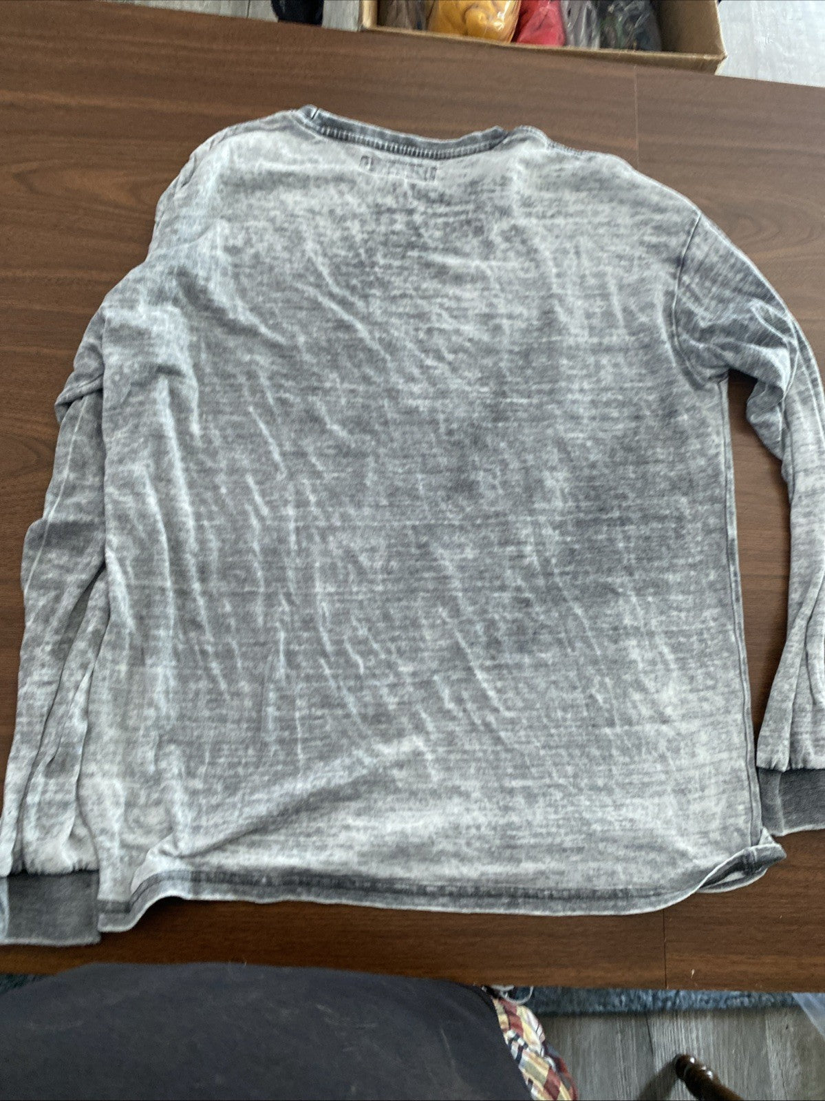 Men’s extra large vineyard crew Marblehead Ohio long sleeve shirt gray color