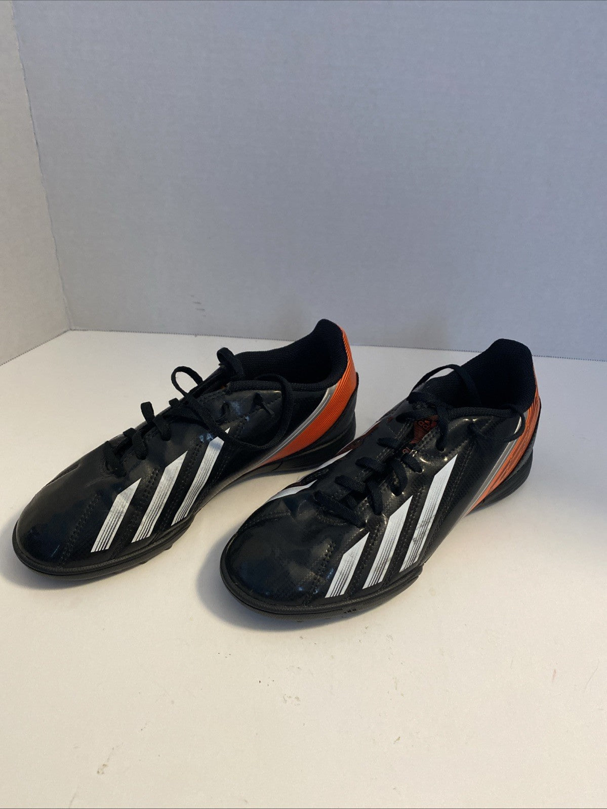 Adidas F5 F50 TRX Soccer Cleats Redish/Orange & Black EXCELLENT Size 4