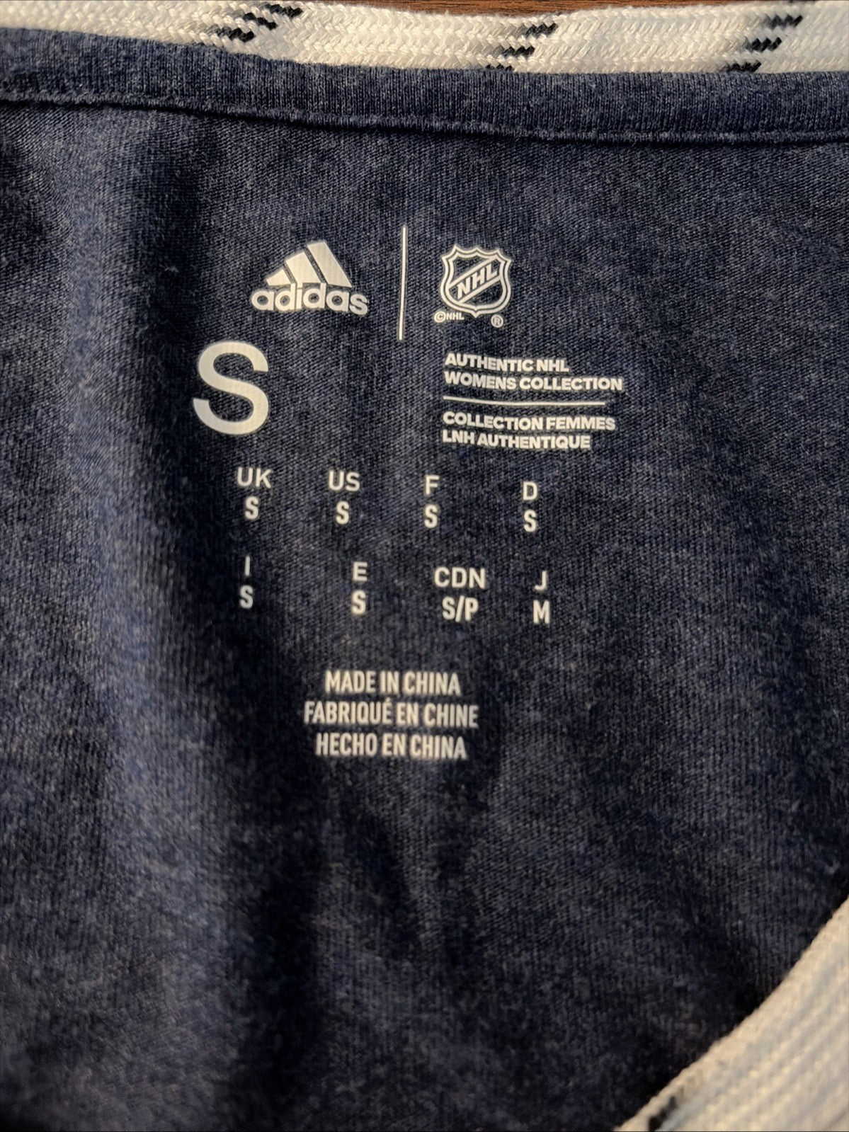 Adidas Women’s Small NHL Columbus Blue Jackets Short Sleeve Shirt