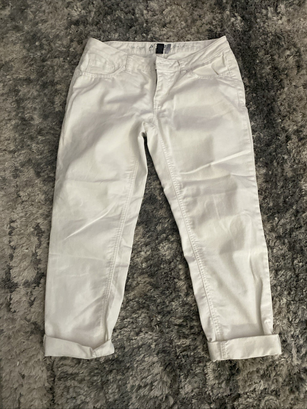 Apt. 9 Womens Size 4 Mid Rise Capri Light Wash White Denim Jeans