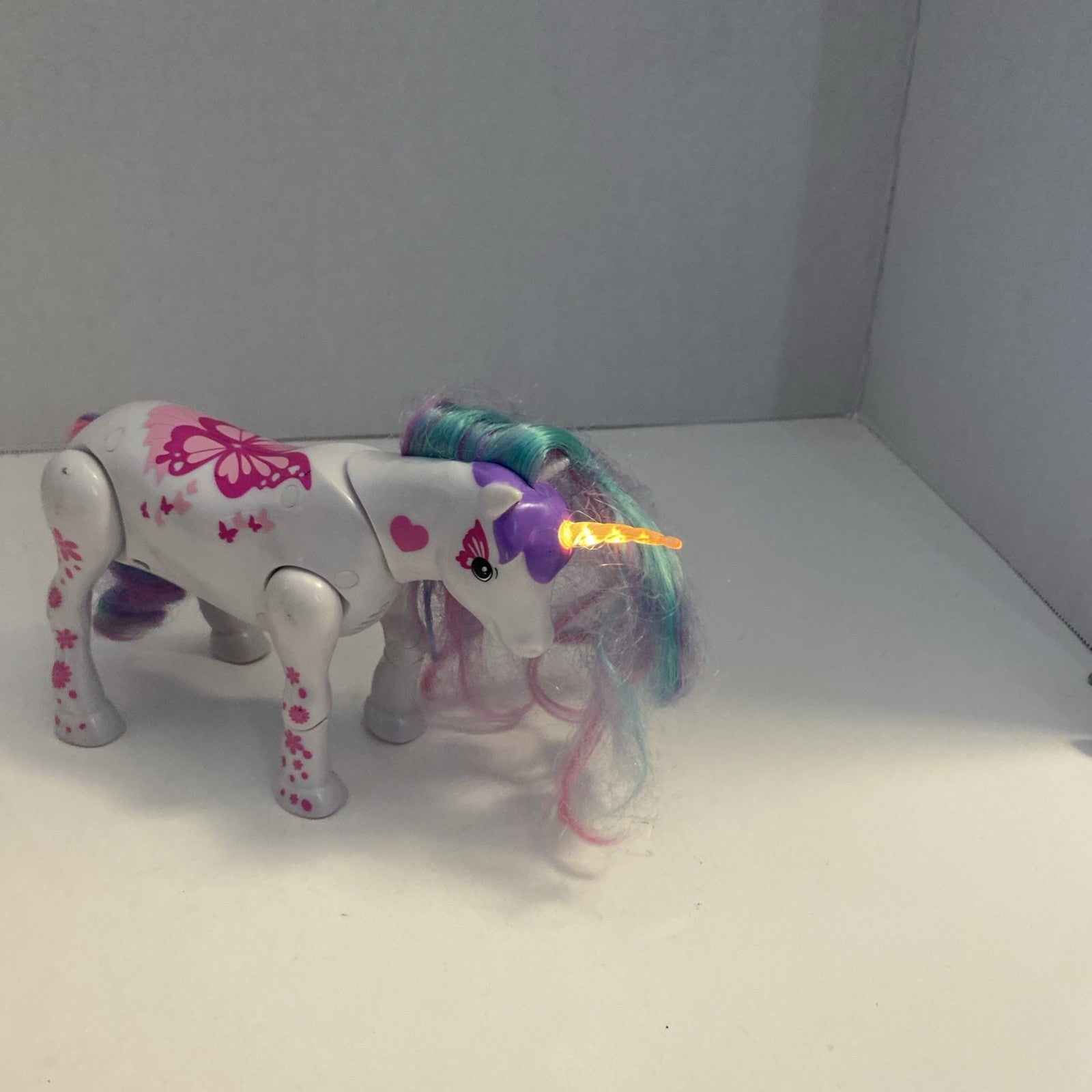 Unicorn rainbow  Horse Figure white pink butterflies lights working movement