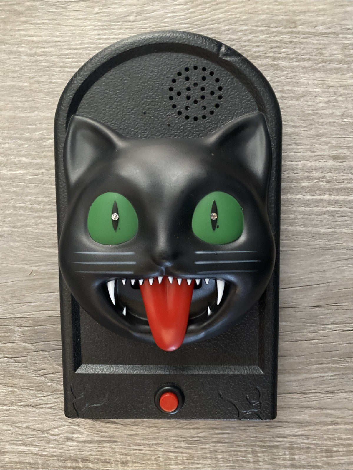Halloween Haunted Black Cat Doorbell with Light & Sound Effects 7.5 x 4.5 x 2"