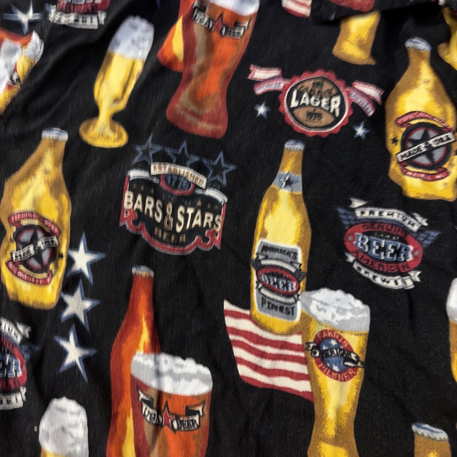 C B Sport by Croft Barrow Mens Shirt Large Beer Themed Print Large.