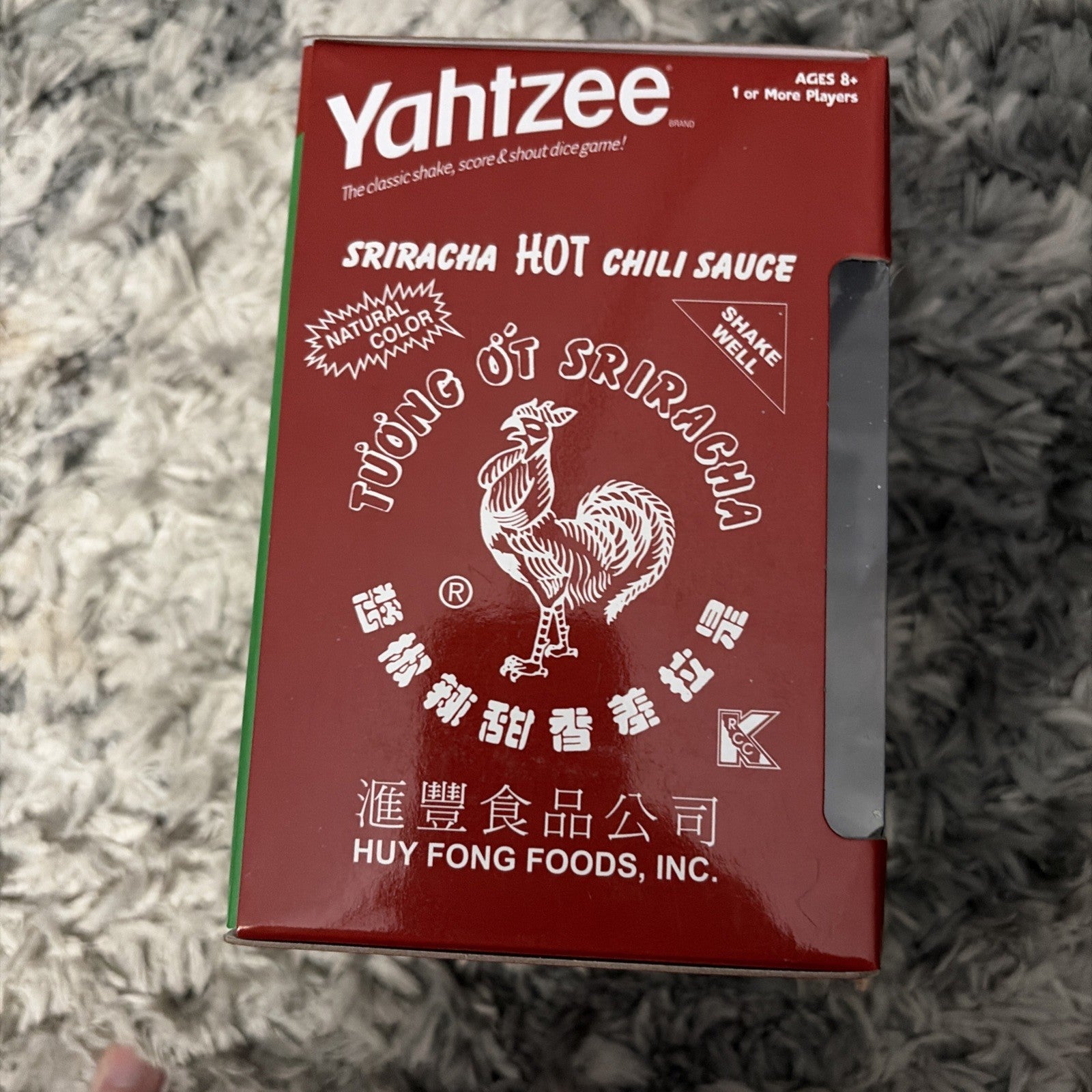 New SRIRACHA YAHTZEE Collectible Sriracha Hot Chili Sauce Bottle Dice Cup & Dice