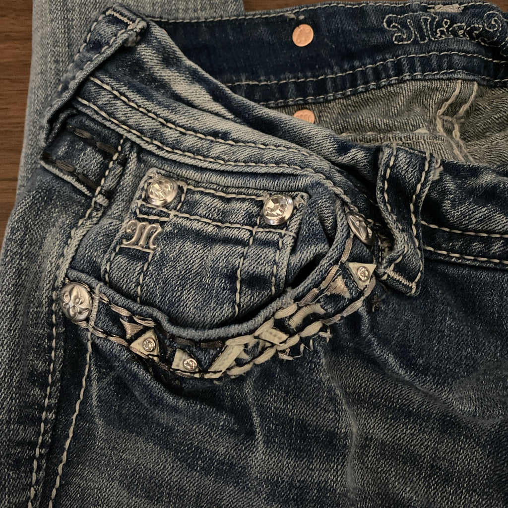 Miss Me Straight Jeans Women’s size 25" X 31" (cut To 25) inseam Free Shipping