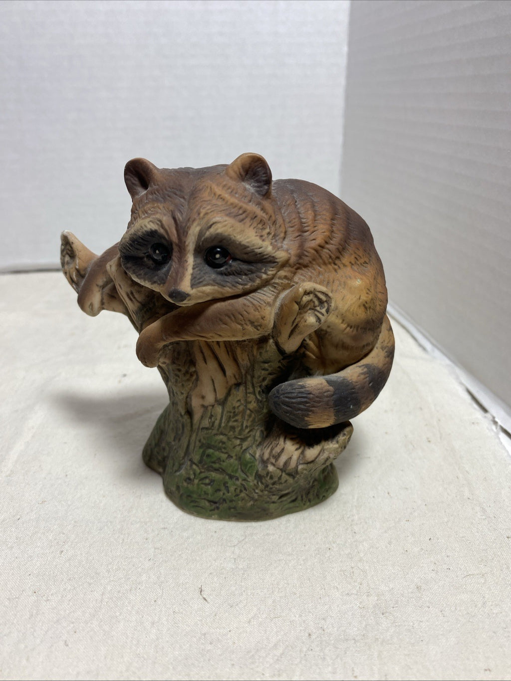 Raccoon on Tree Stump Enesco  Ceramic Bisque Figurine  5 in E9025