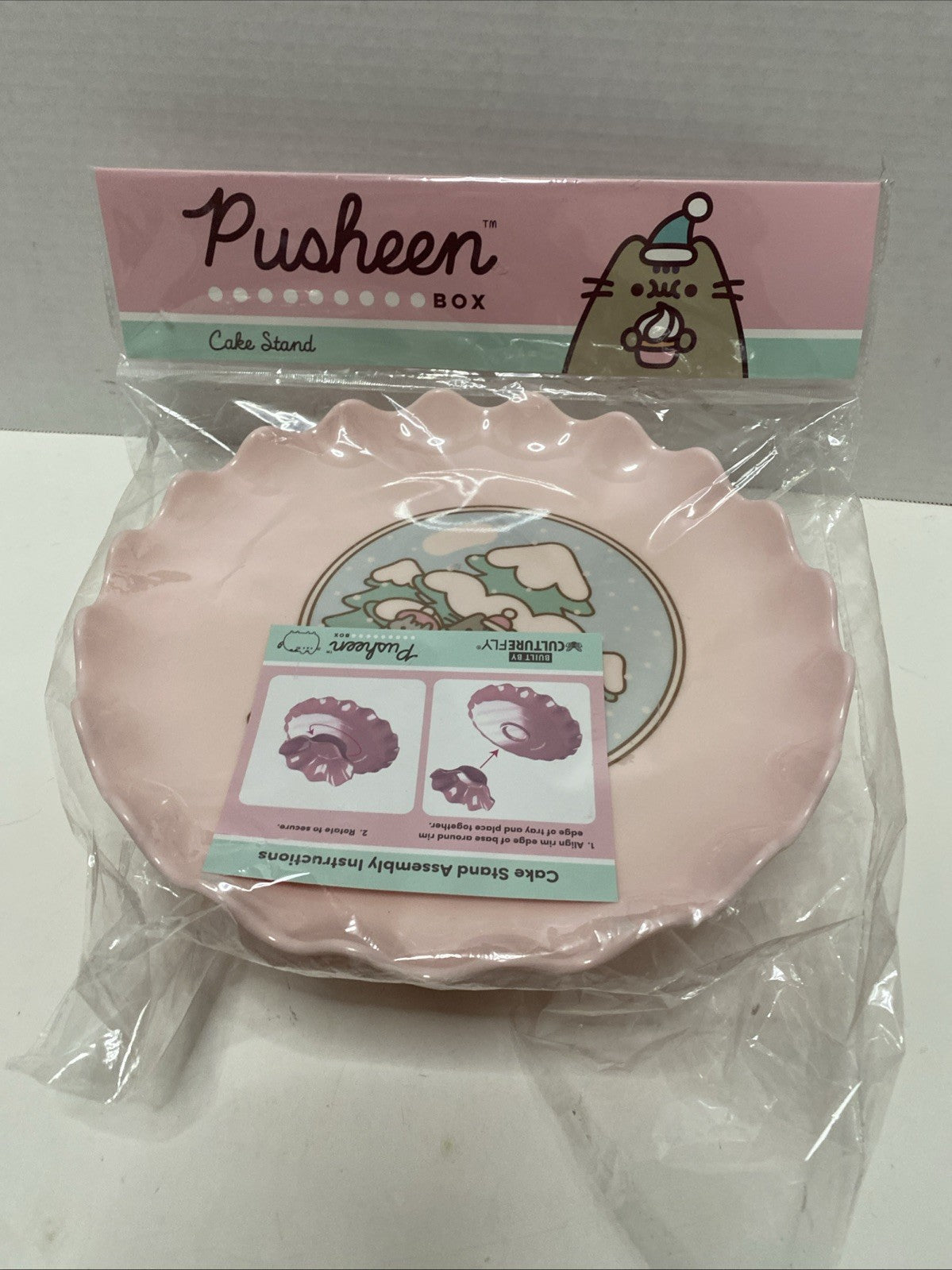 Pusheen Cake Stand  Winter 2024 Christmas Snowglobe