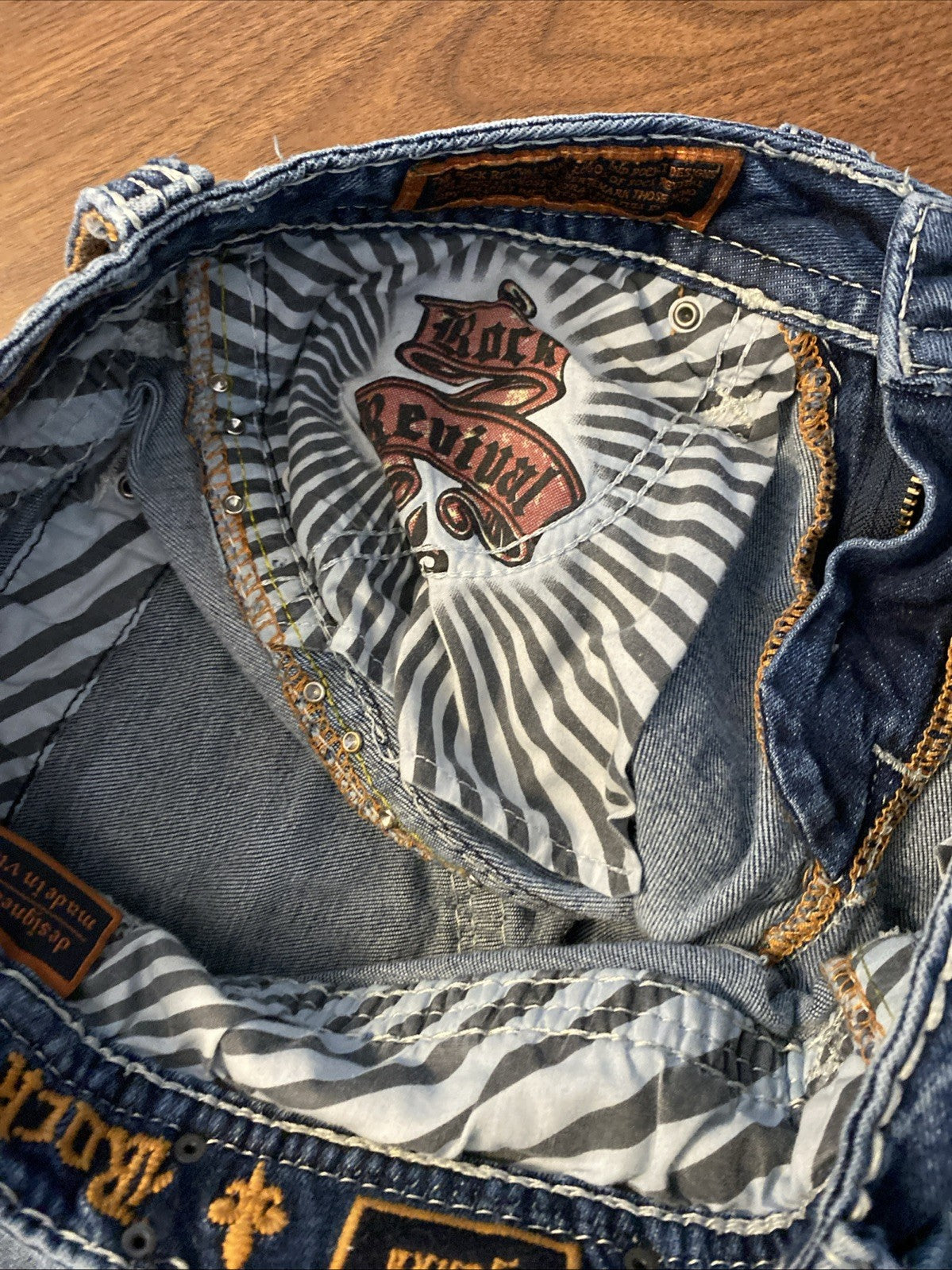 rock revival jeans womens 28x32 bootcut Mid-rise Yanka