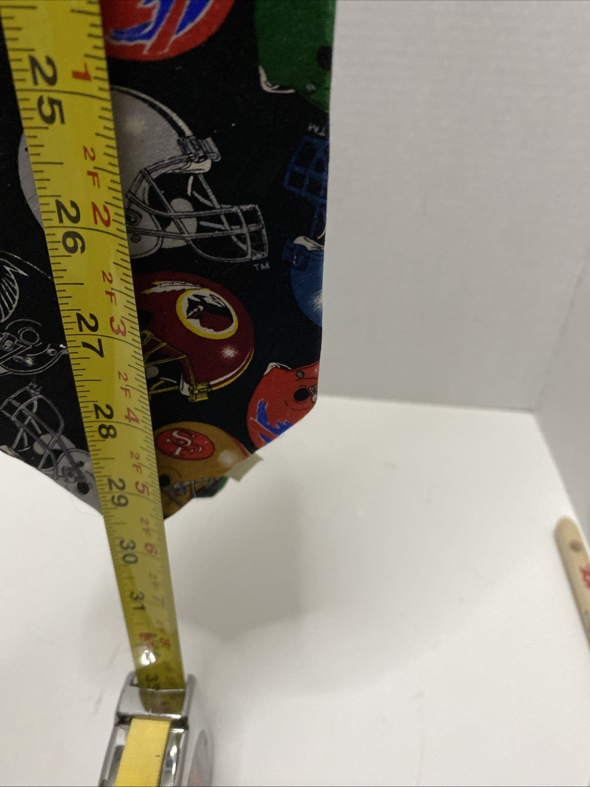 Vintage Team NFL Mens Tie.  4" Wide.  Made USA WITH TEAM HELMETS