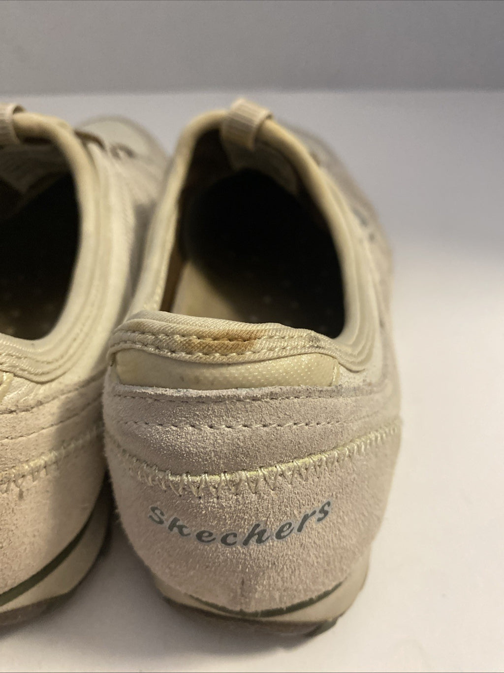 Skechers Women 6.5 Tan SN 21140 Slip On Flex Stretch Athletic Sneaker