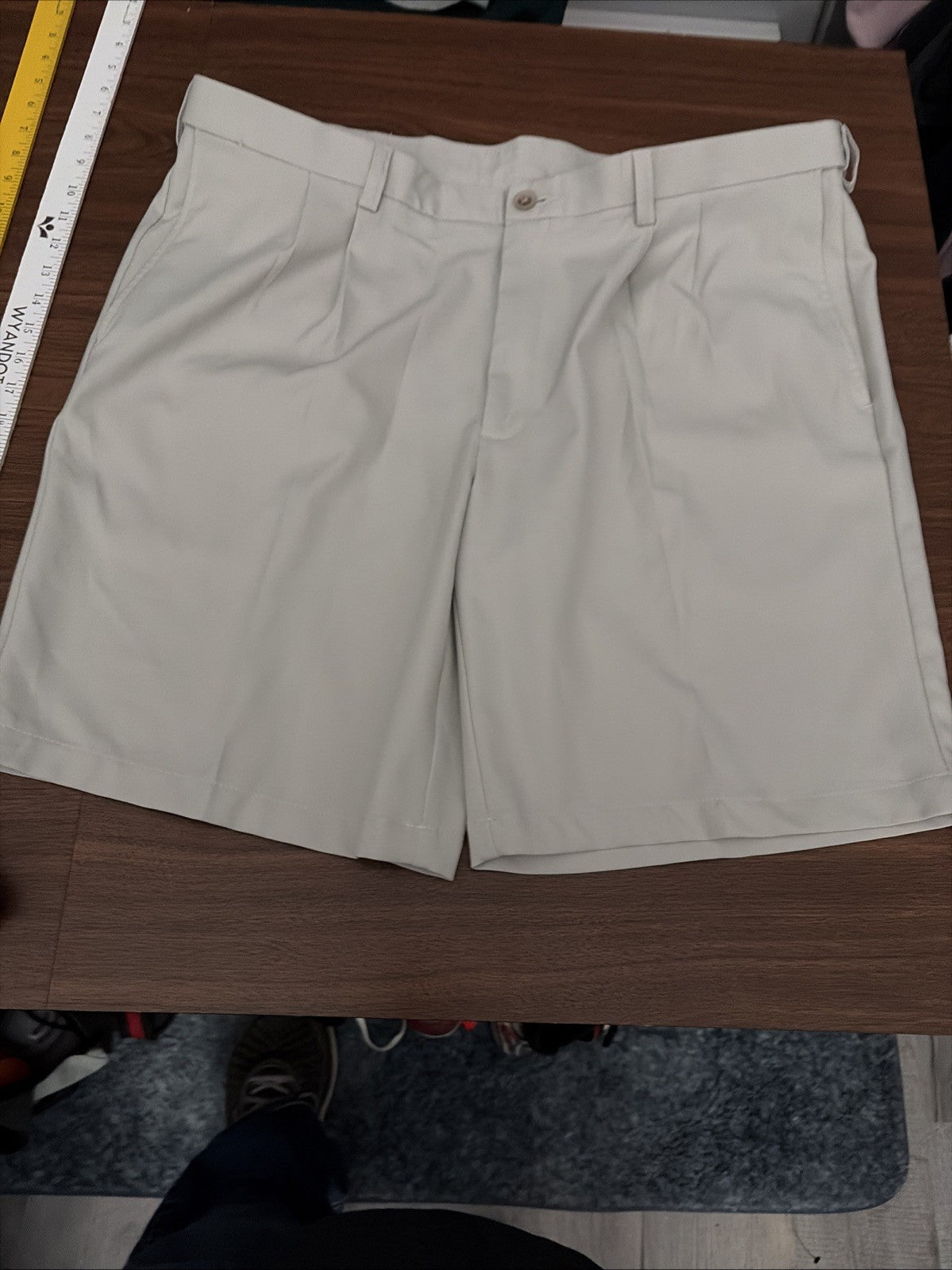 Men’s Cool 18 Pro Golf Shorts Size 42 Tan
