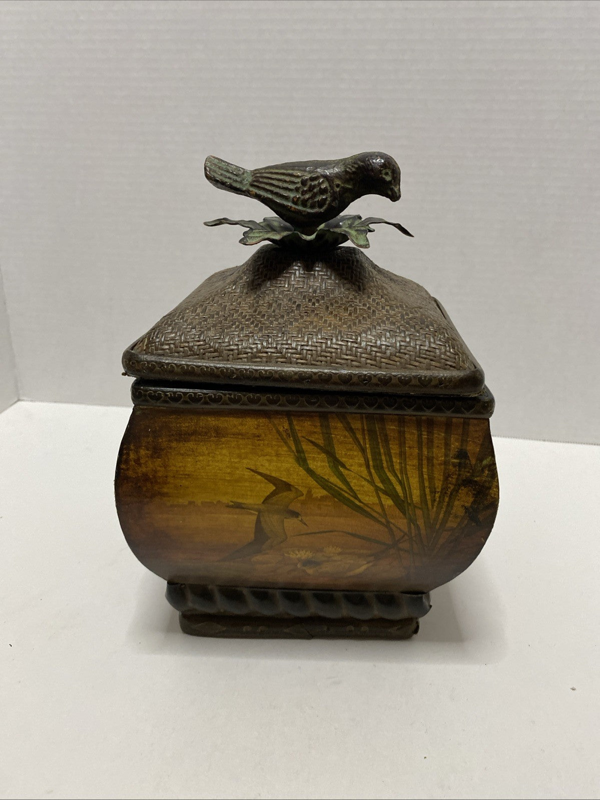 Decorative Asian Style Container W/ Lid, Bird Design Theme Metal Bird Perched