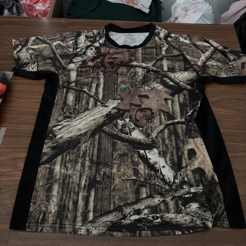 Mens Mossy Oak Break Up Infinity Camo Athletic Shirt Size Medium (38-40)