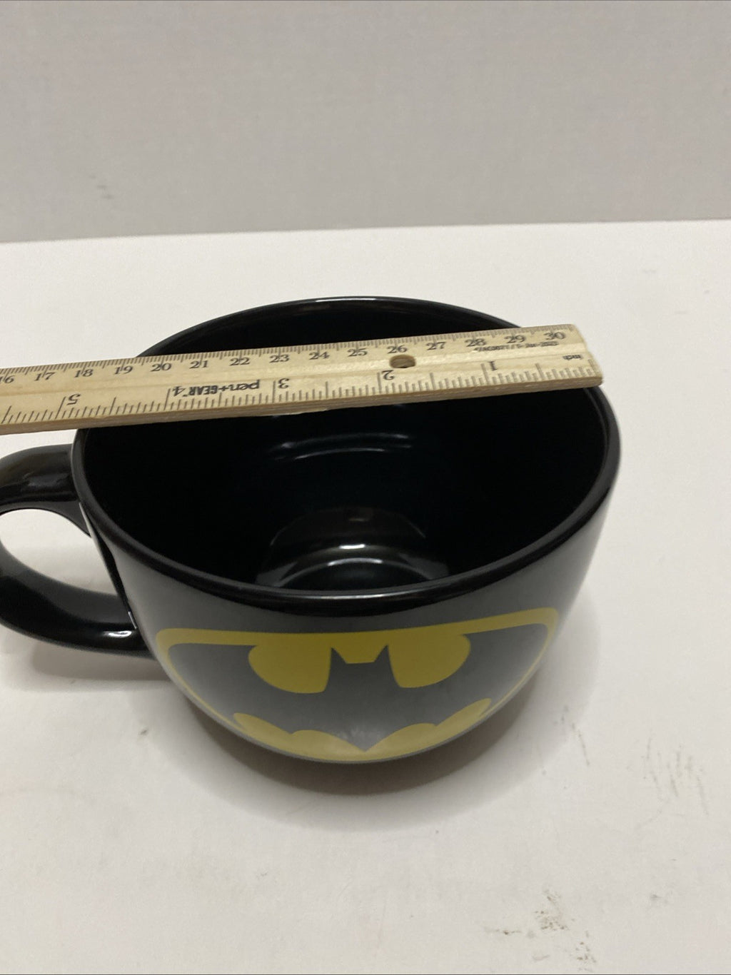 Batman Very Large Cup Coffee Soup 24 ounces Black Yellow Ceramic DC Comics 