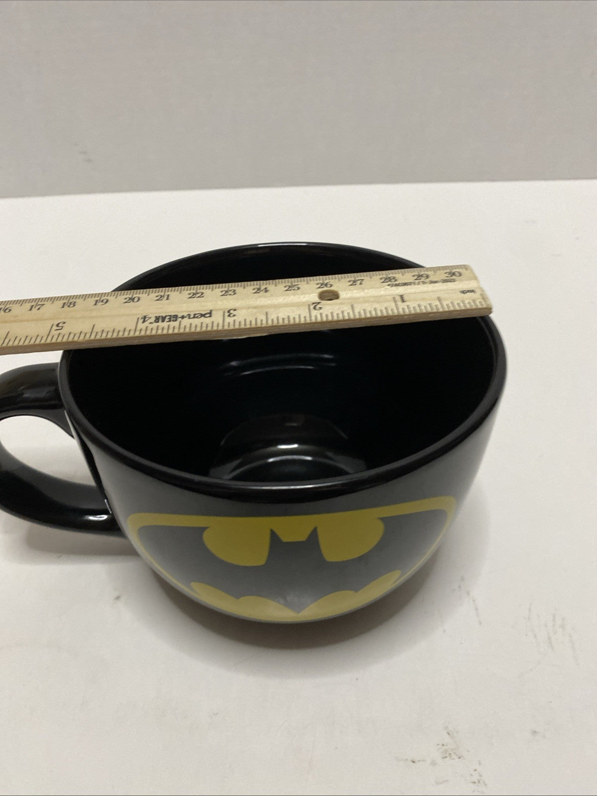 Batman Very Large Cup Coffee Soup 24 ounces Black Yellow Ceramic DC Comics 