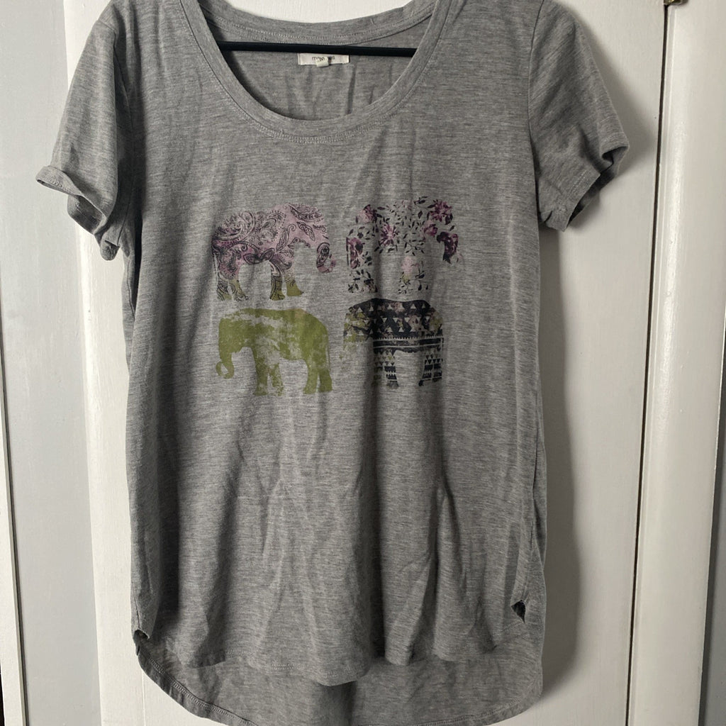 Maurice’s Women’s Elephant Graphic Tshirt  Medium
