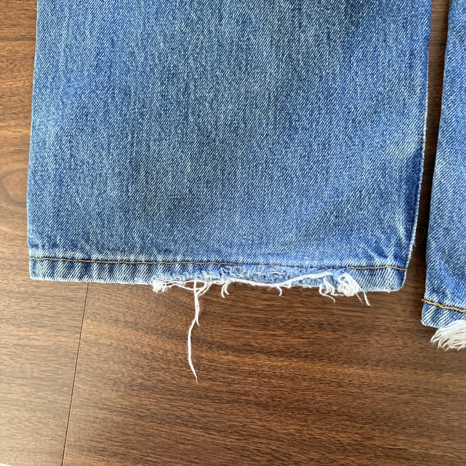 Levi’s 505 Vintage Mens Straight Leg Blue Jeans • Size 38 x 32 Free Shipping