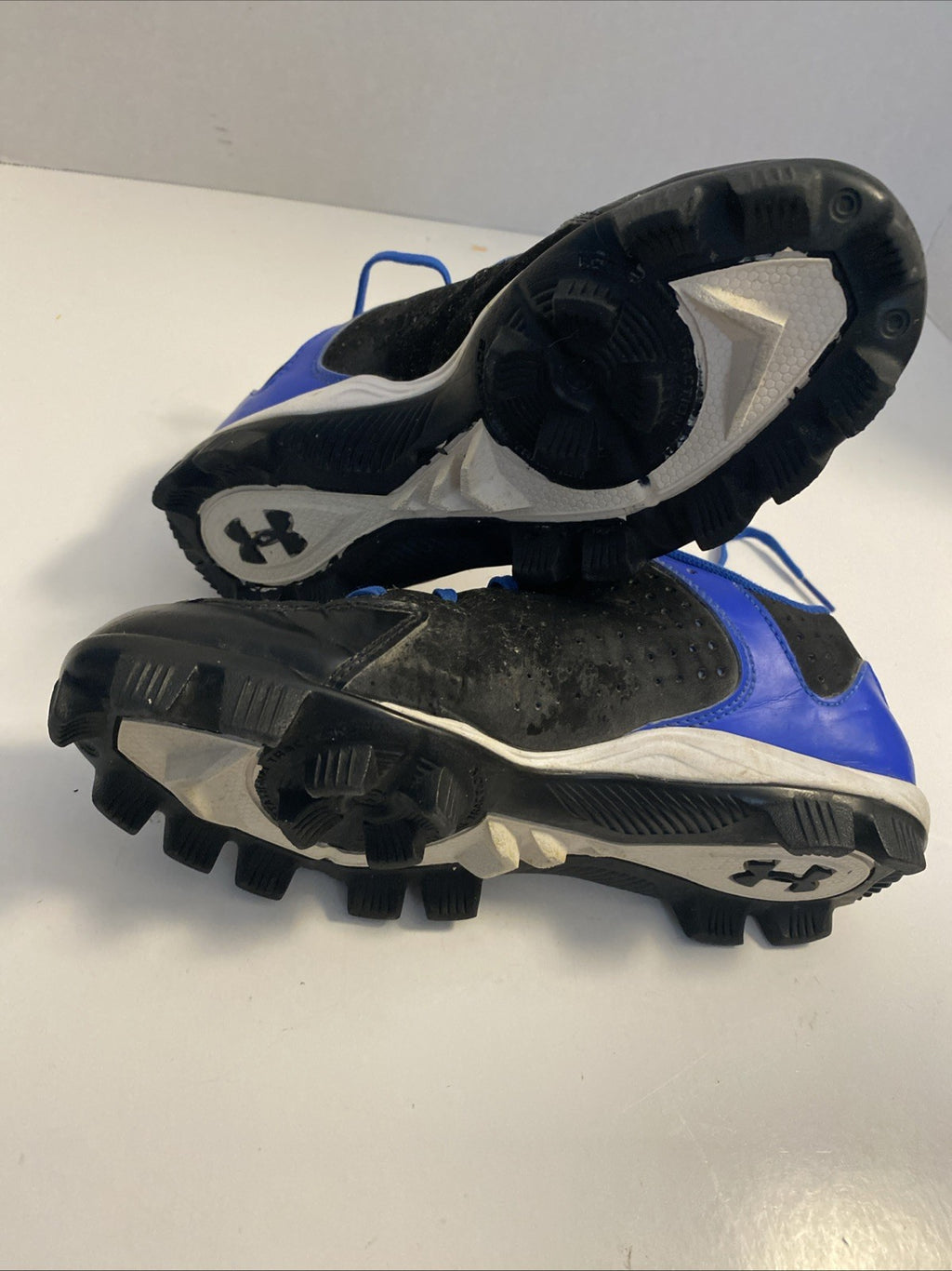 Under Armour Kid’s Baseball Cleats Size 4.5y Black/blue MLB Logo