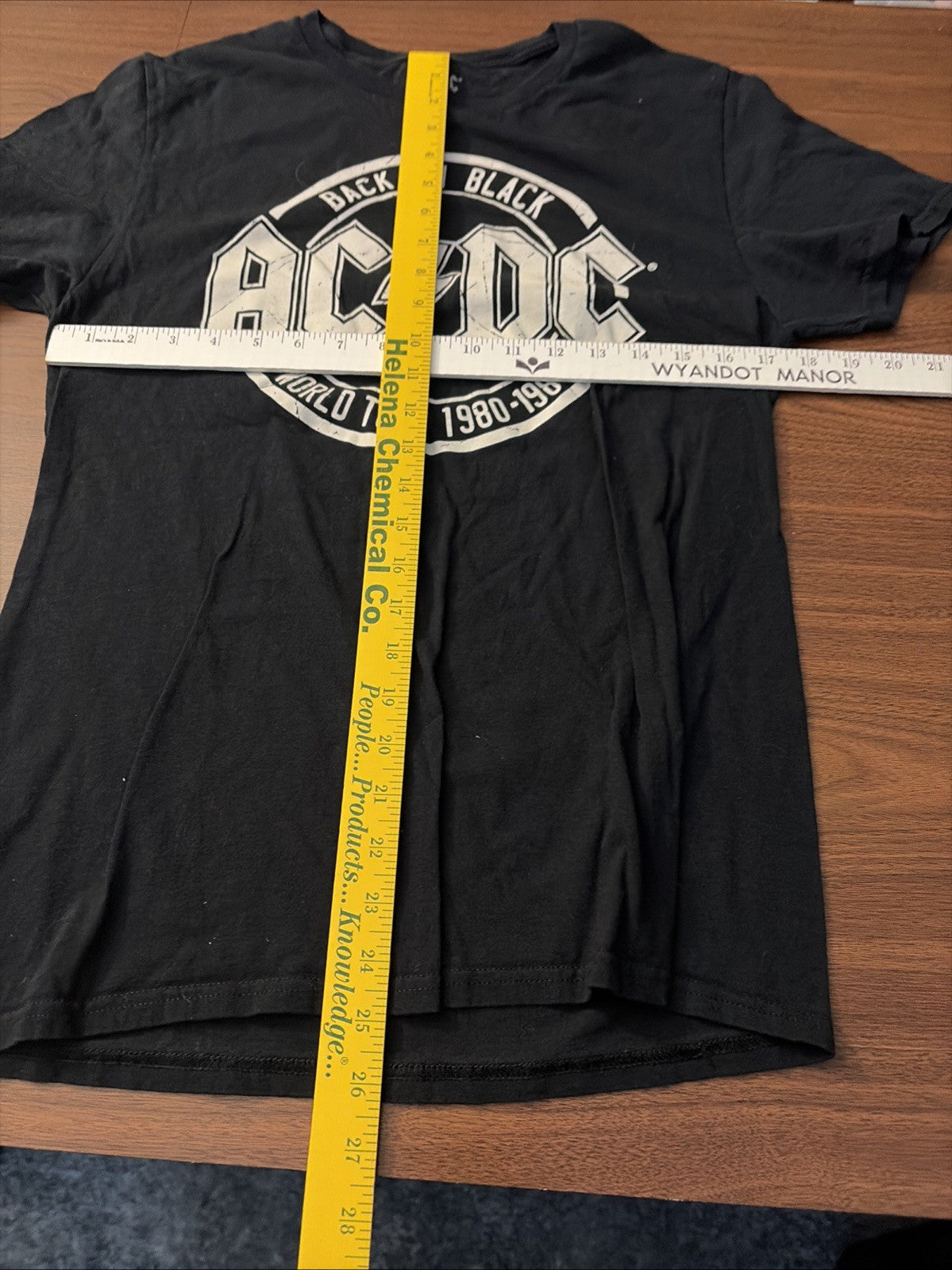 AC/DC Back In Black World Tour 1980-1981 T Shirt M Rock Band Graphic Tee Black
