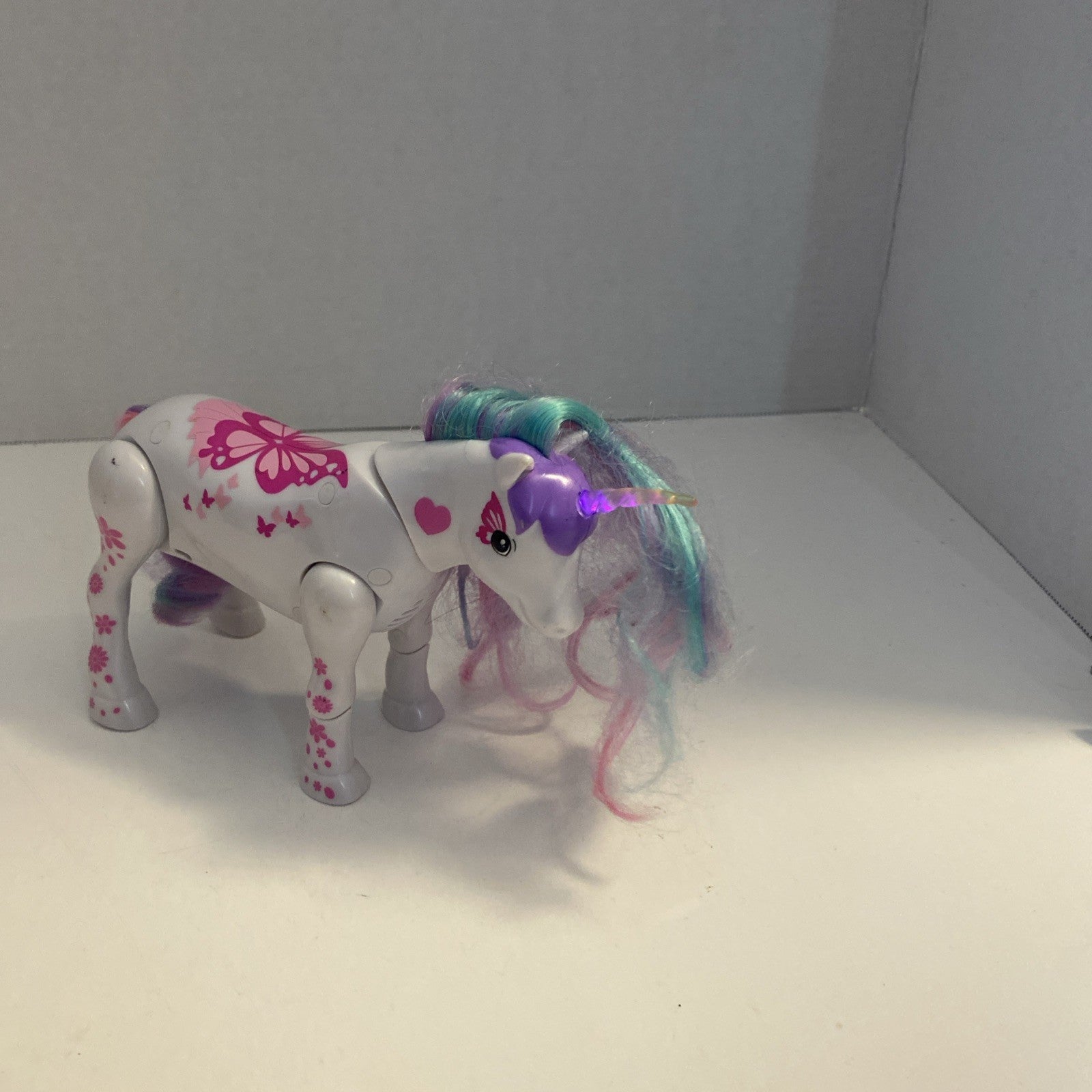 Unicorn rainbow  Horse Figure white pink butterflies lights working movement