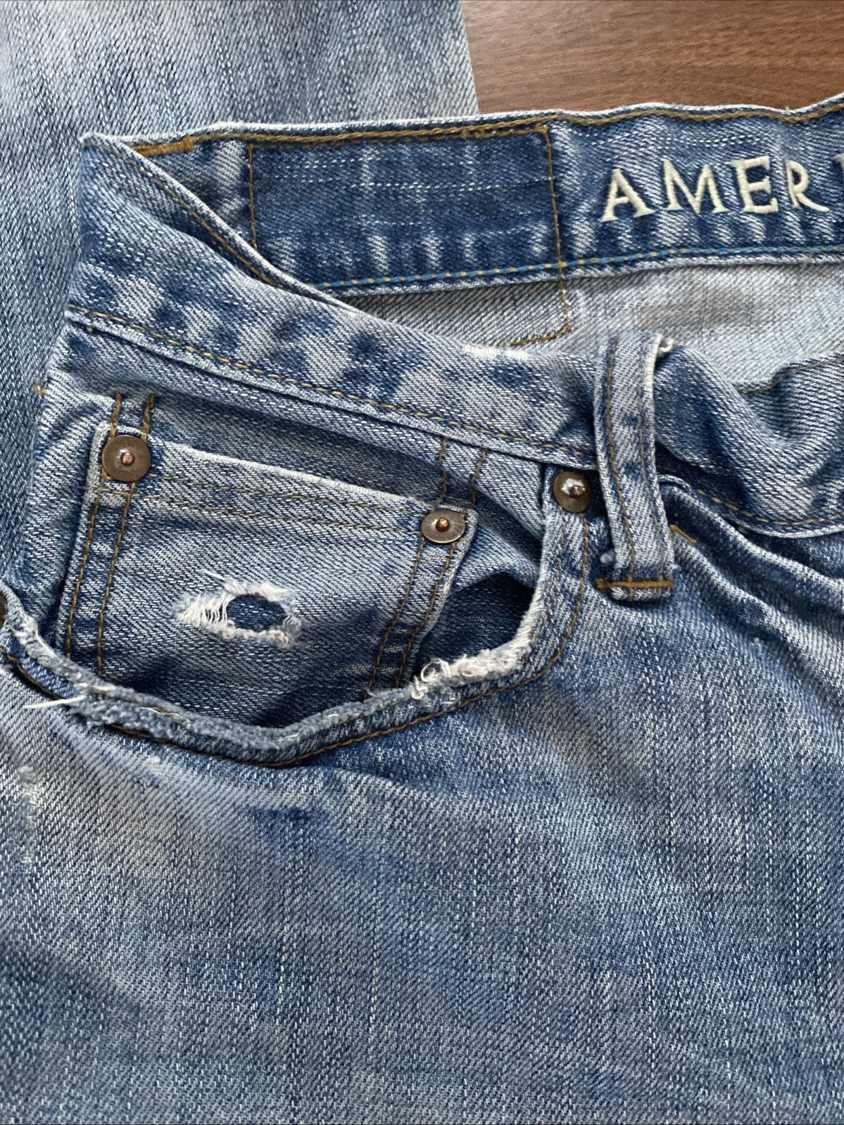 AMERICAN EAGLE Men’s Airflex + Skinny 30x32  Distressed Destroyed Denim  Jeans