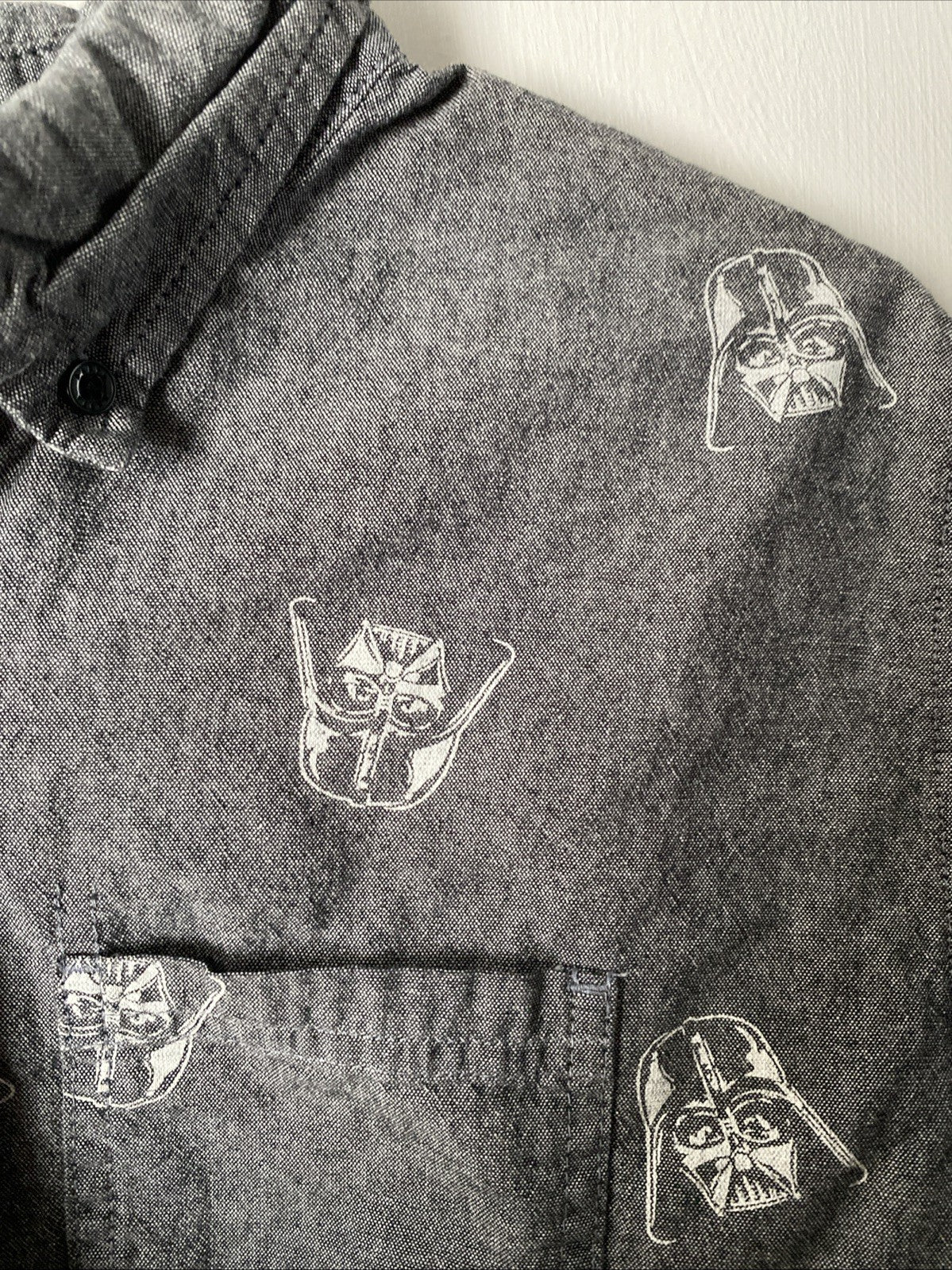 darth vader button up Men’s Small Short Sleeve Gray Shirt