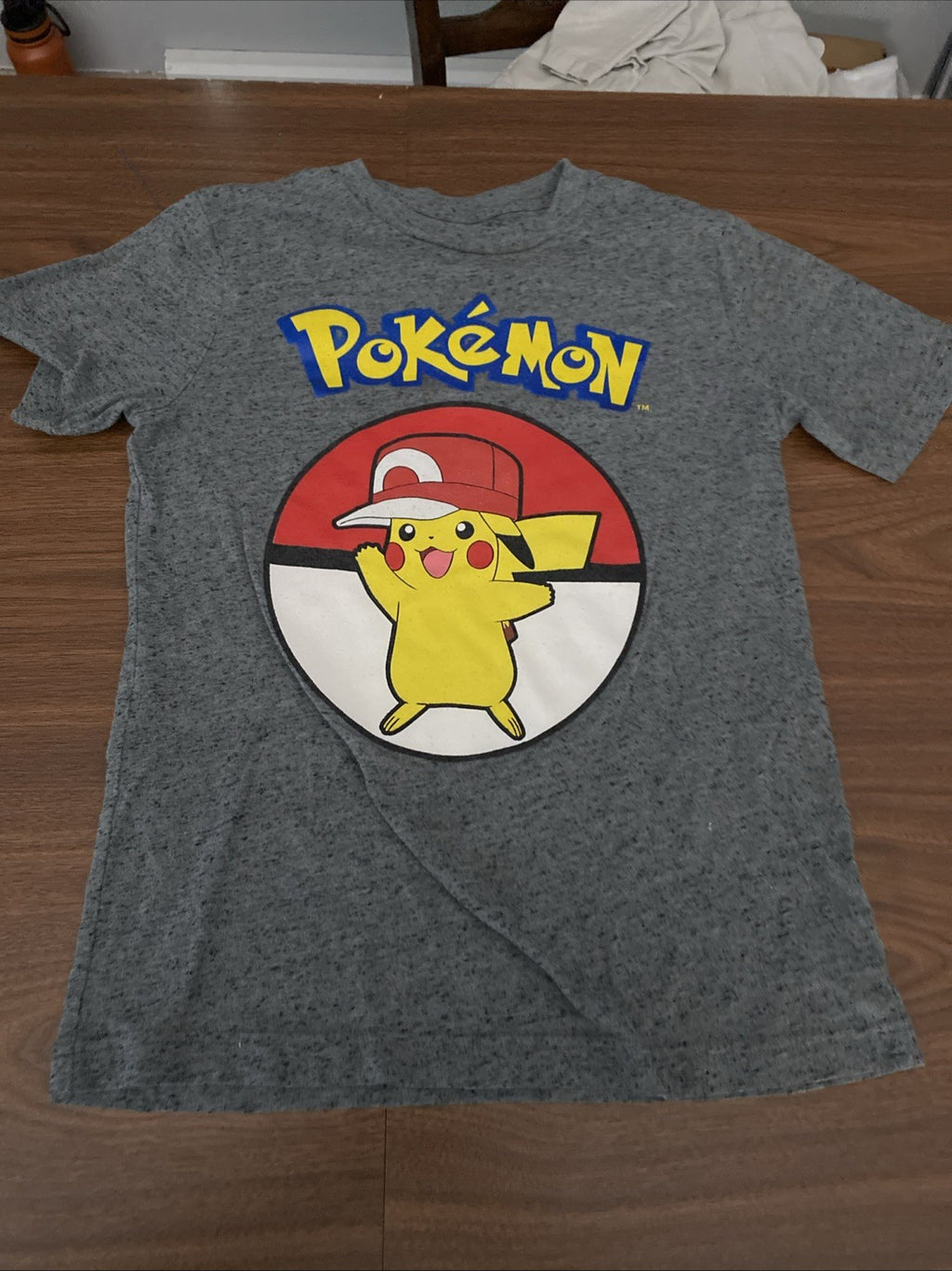 Pokémon Pikachu - Men's Medium Gray T-shirt Short Sleeve
