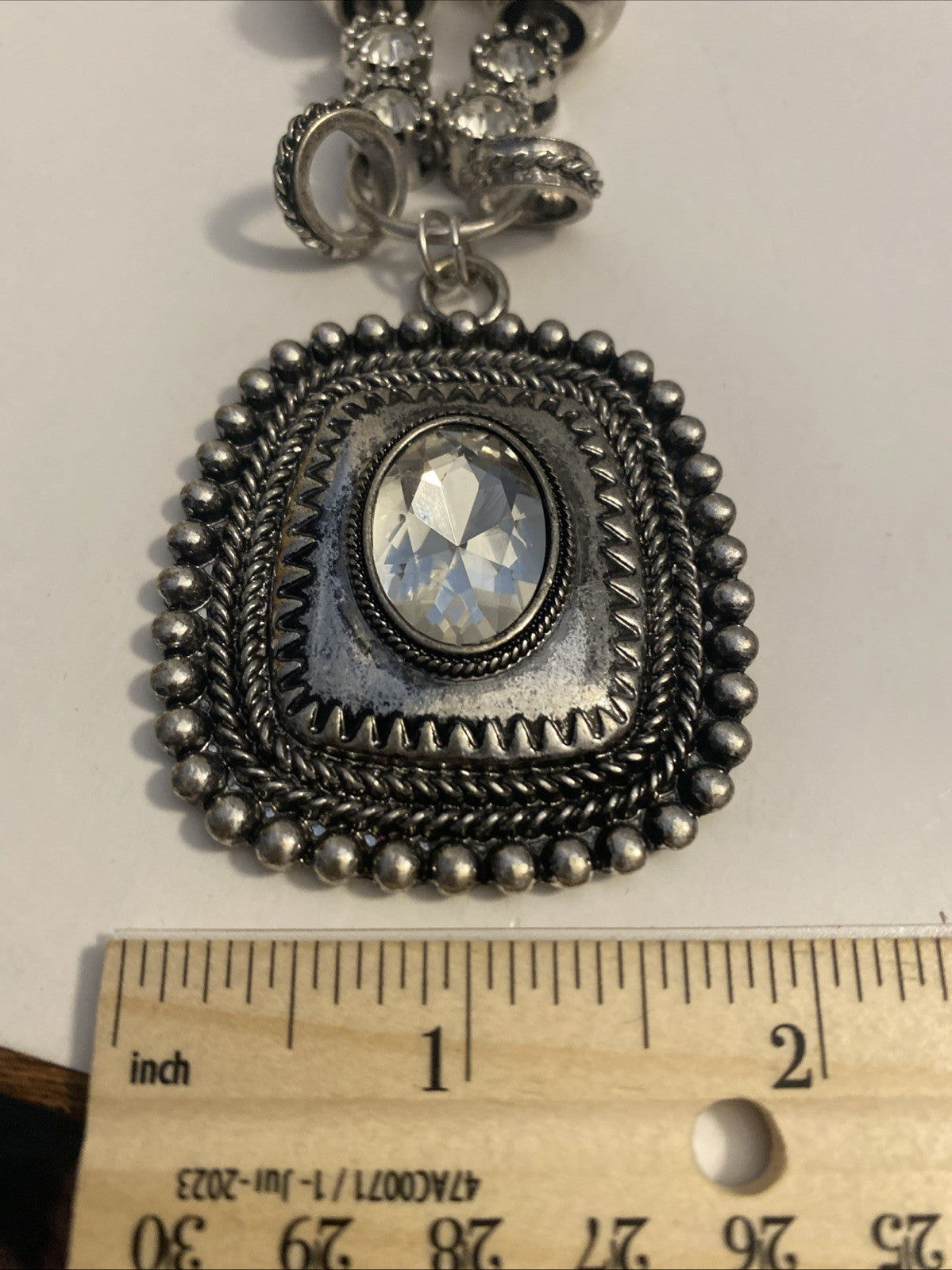 C1946 Clear Crystal Pendant Silver Tone Long Necklace