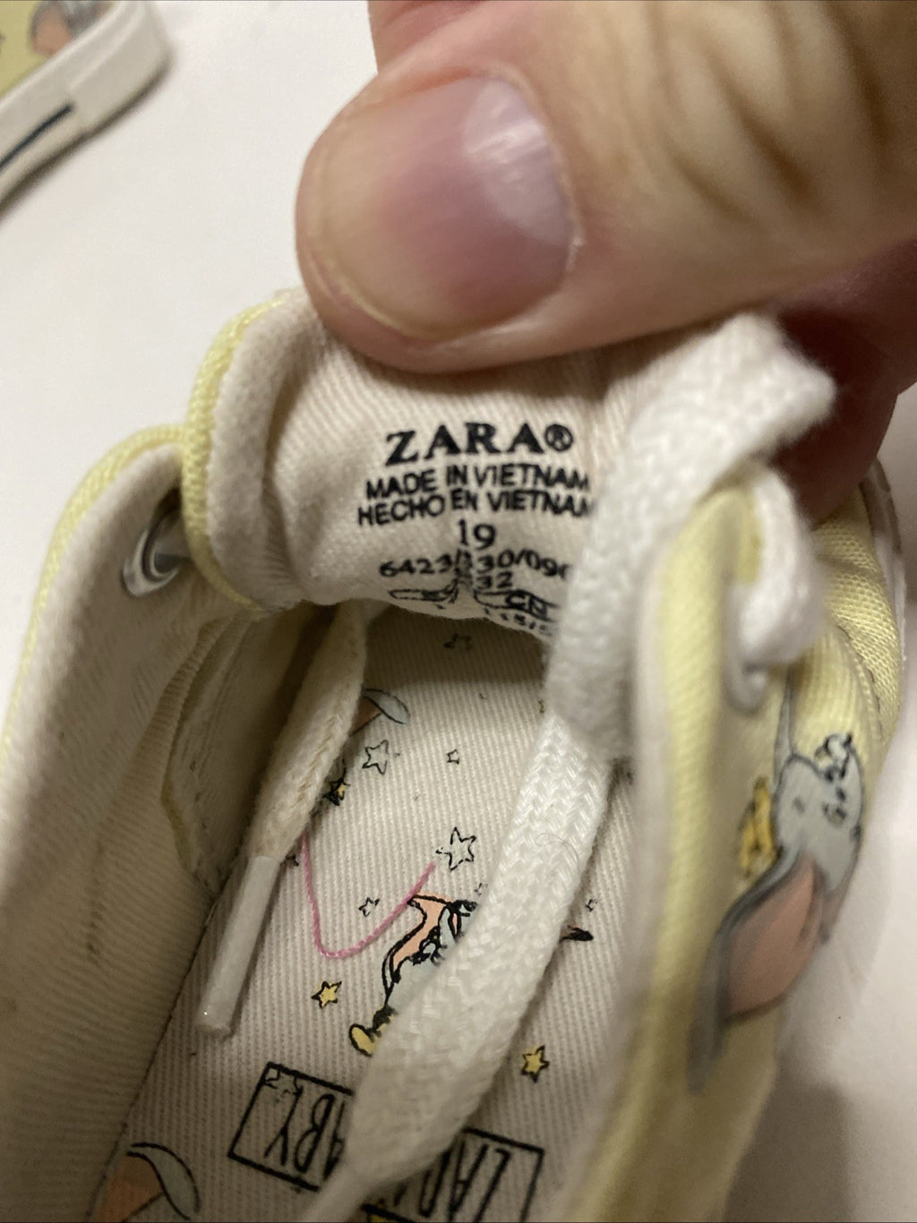 Disney Dumbo the elephant baby shoes size 19