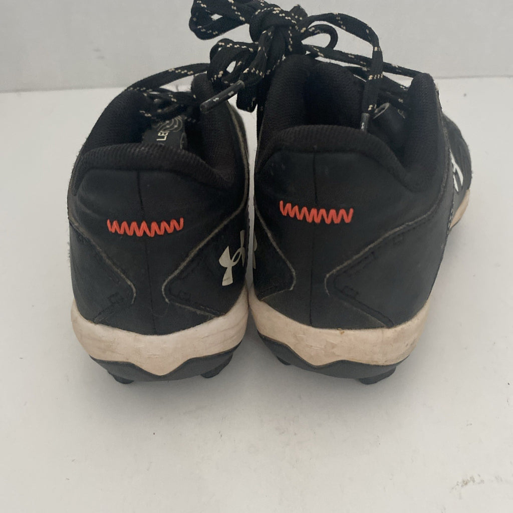 Under Armour kids cleats size 1Y Black Leadoff