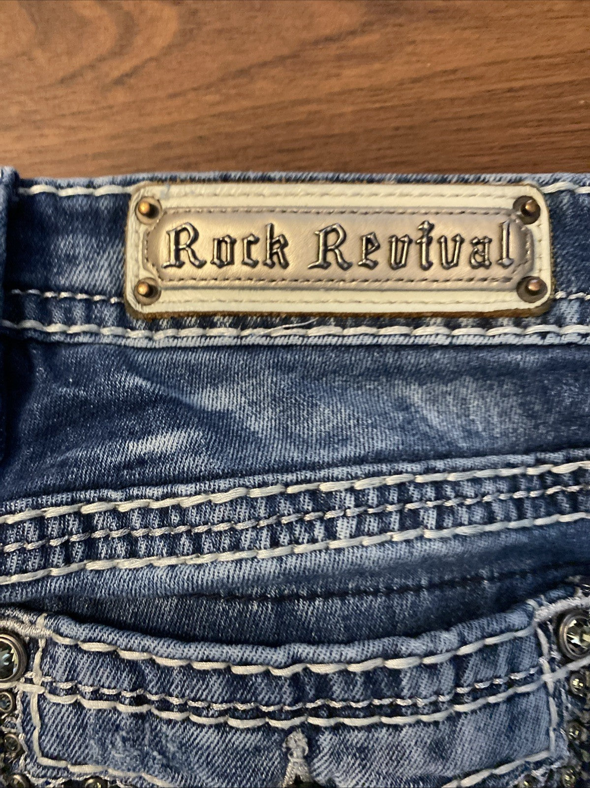 rock revival jeans womens 28x32 bootcut Mid-rise Yanka