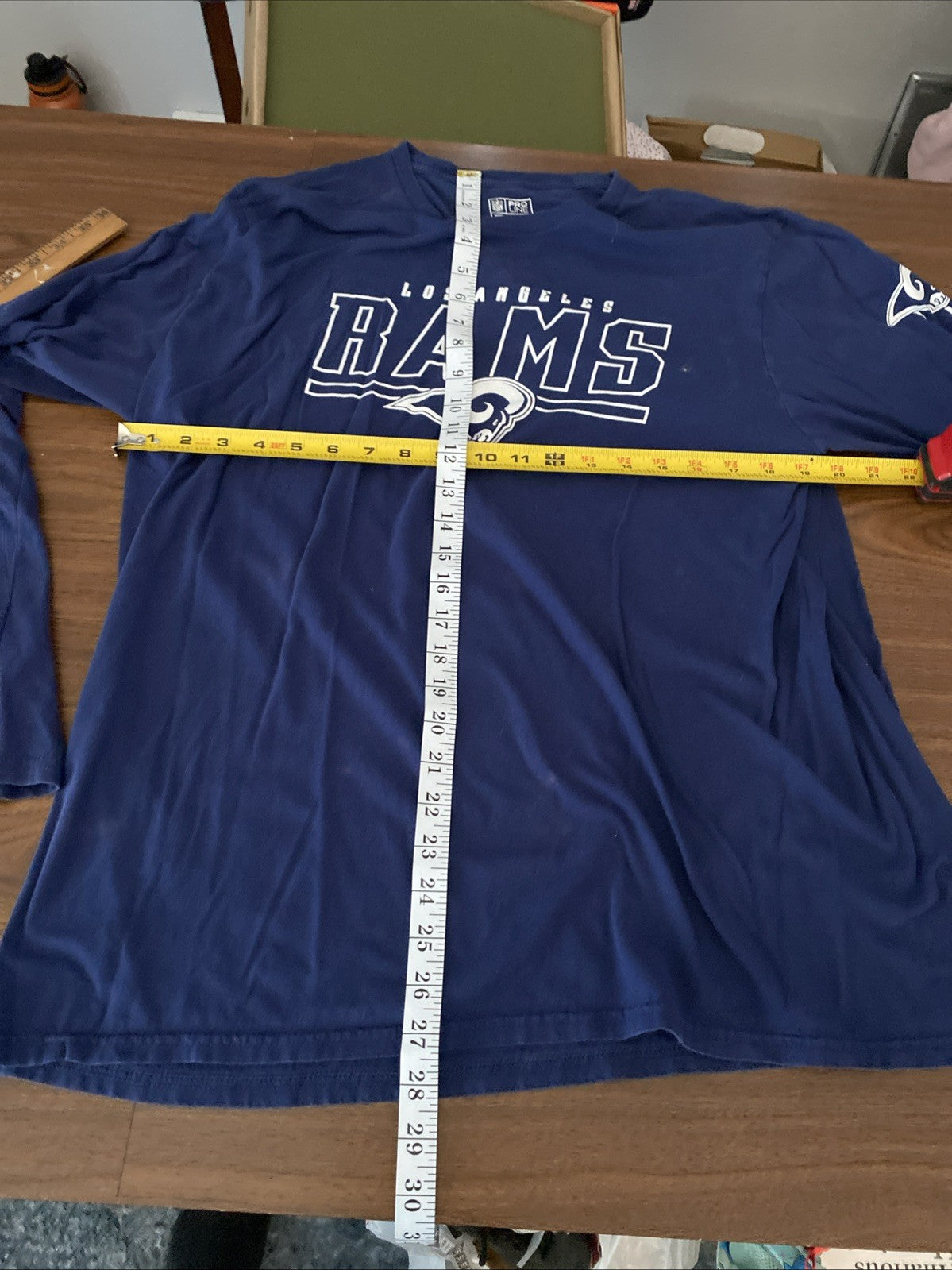 Pro line fanatics extra large Los Angeles Rams long sleeve T-shirt blue