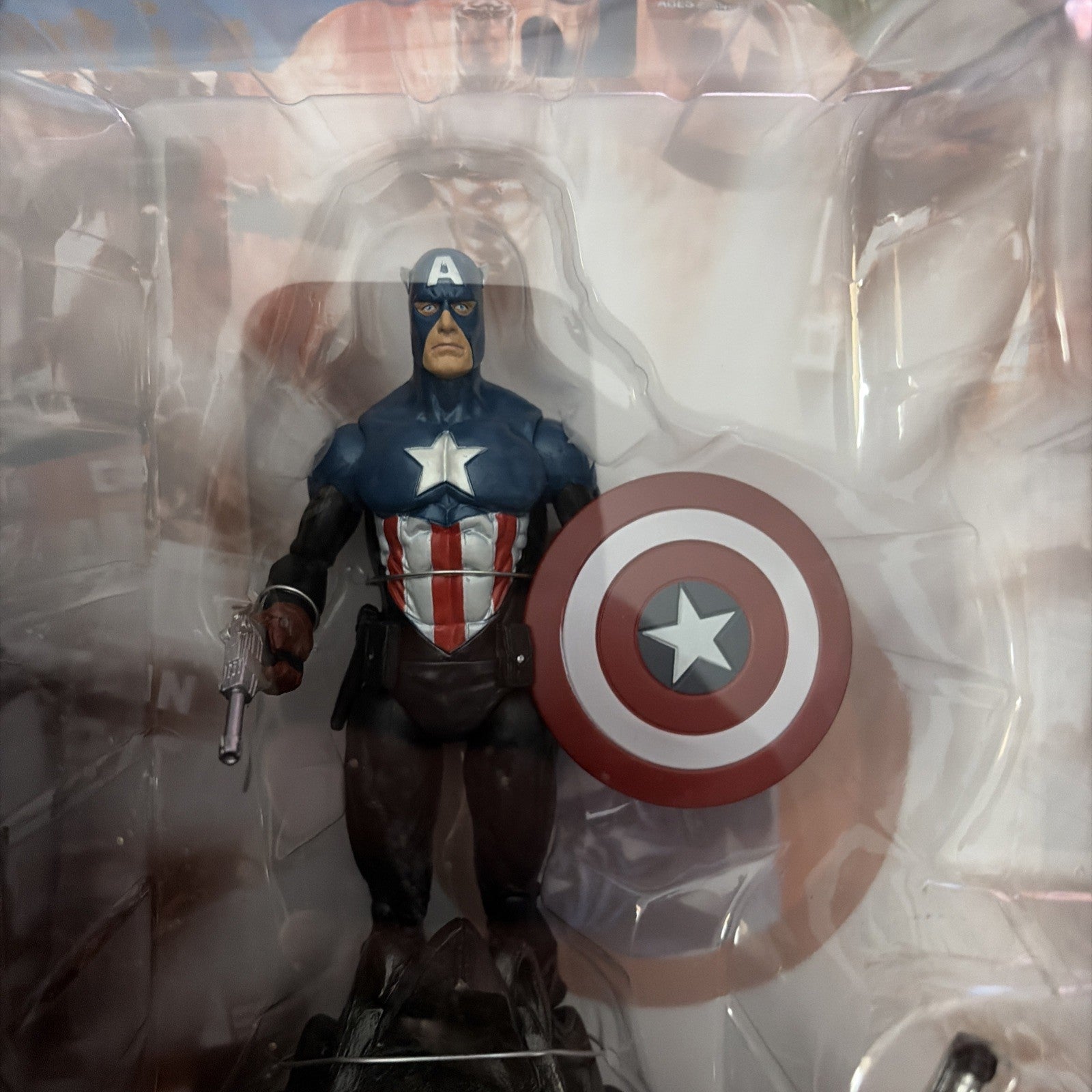 Marvel: Select: Captain America Figure New In Box, Box Is Damaged