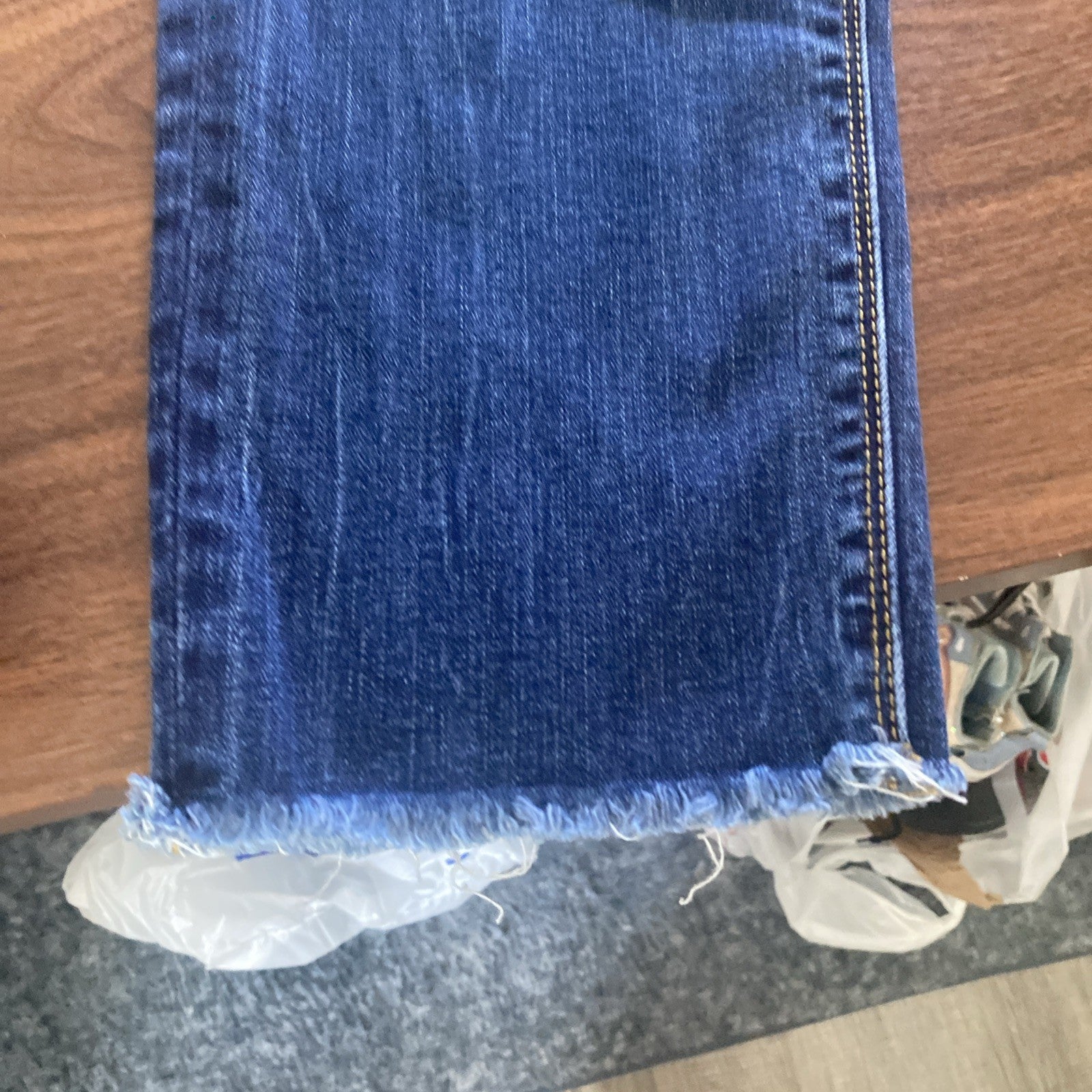 Maurices Jeans Womens 9/10 Blue Medium Wash Slim Straight Leg Distressed
